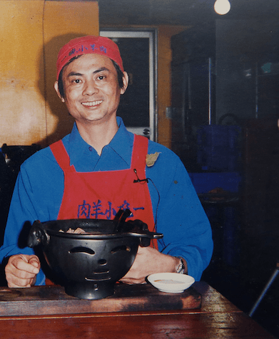 李明雄當年在一碗小羊肉掌櫃，一度到士林夜市開分店。（李明雄提供）