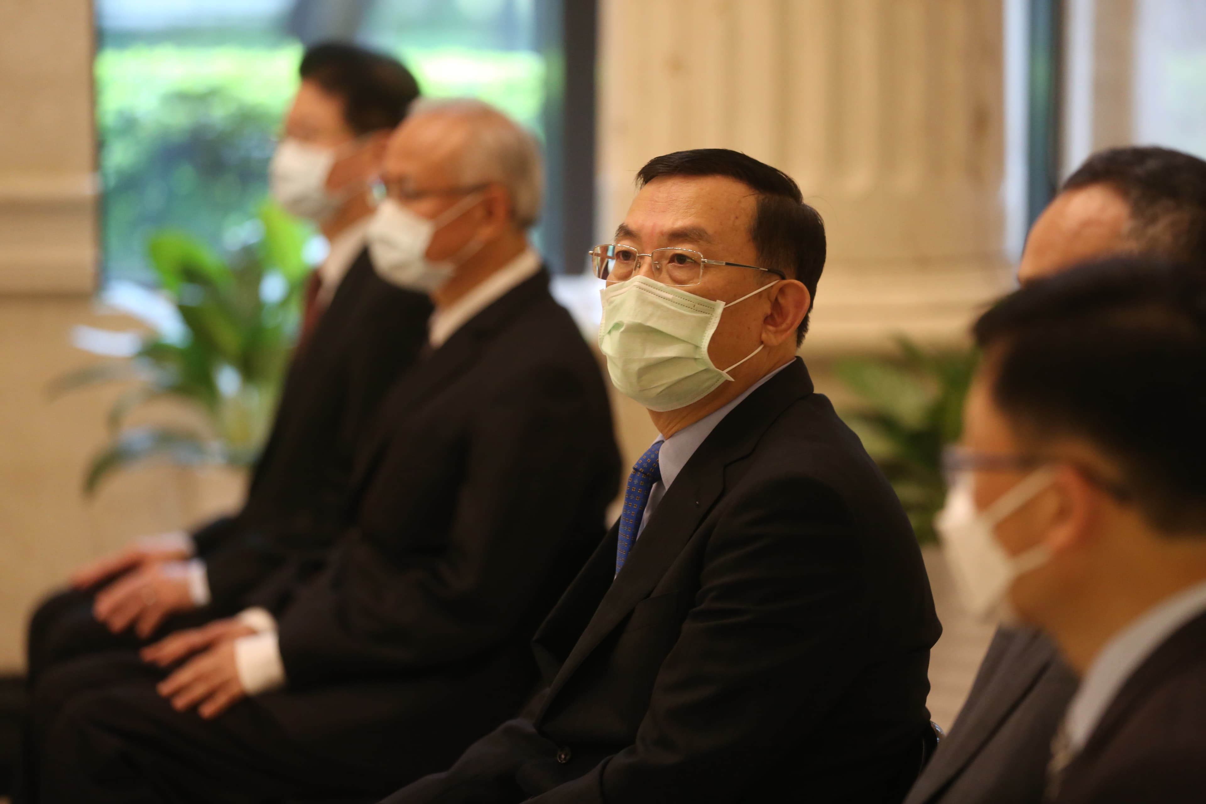 檢察總長邢泰釗上任後首度主持揭牌，他表示全力查賄，包括虛擬貨幣或行動支付等賄選手法也將一併調查。