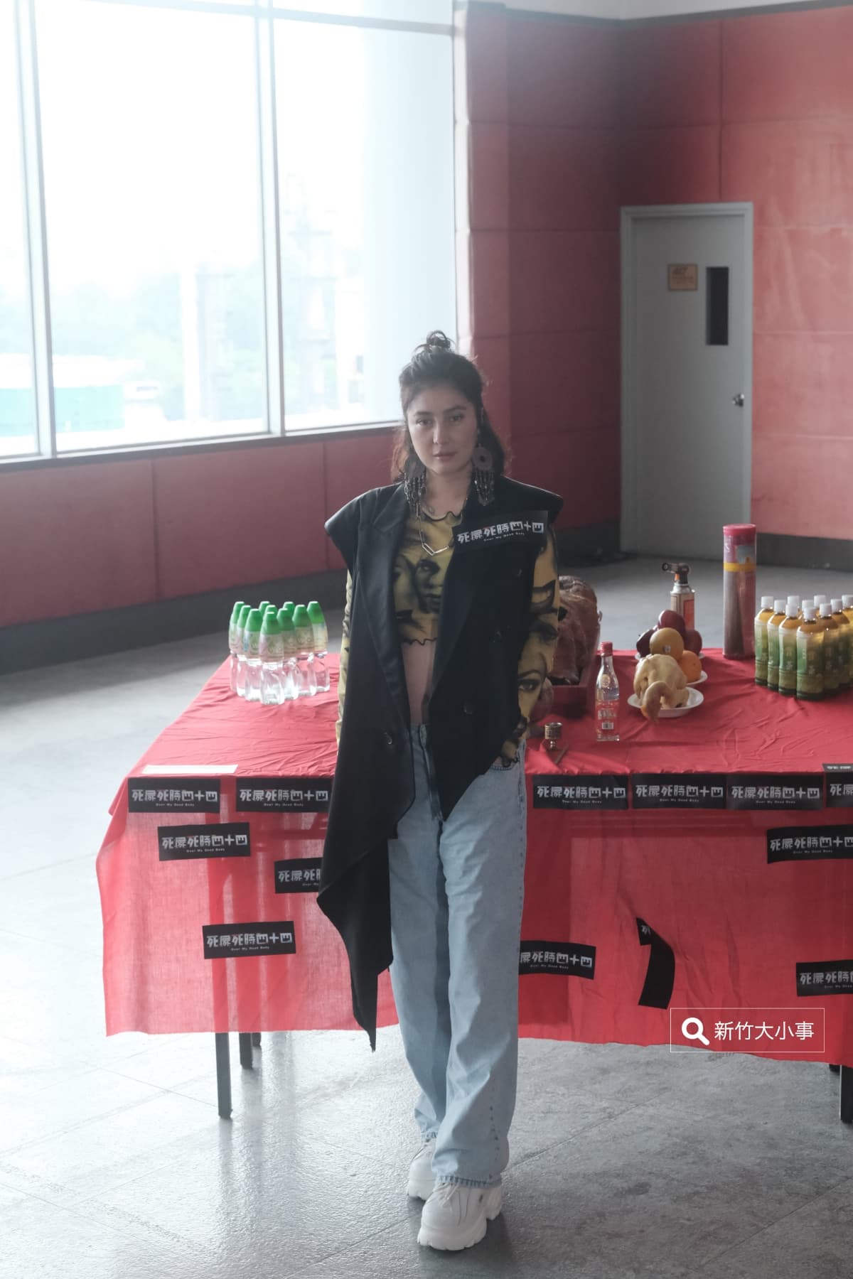 港星何超儀積極投入影視作品的製作，這次身為電影《死屍死時四十四》出品人。（852 Films提供）