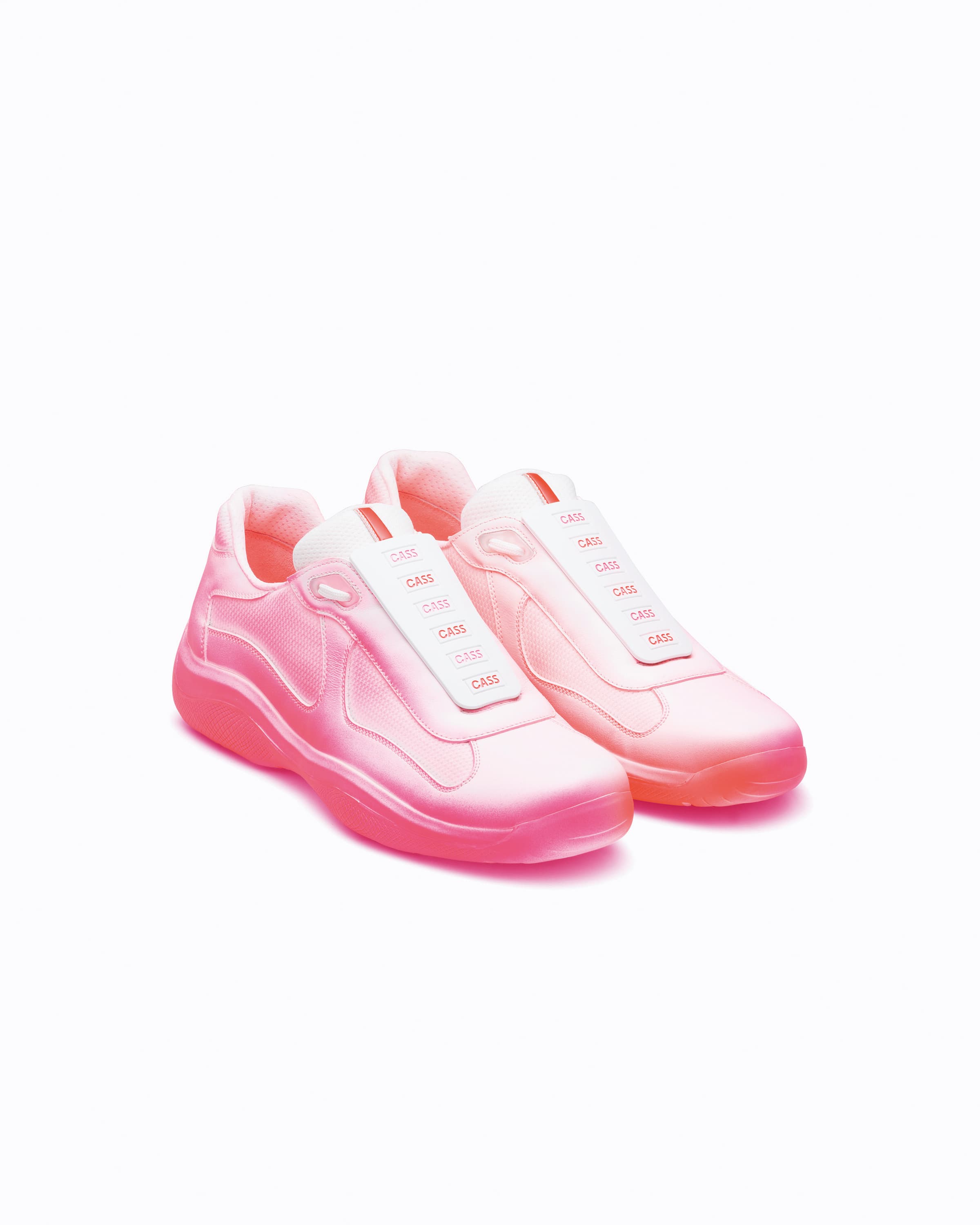 Cass x PRADA America's Cup「Rel3ase」聯名鞋款。NT62,000(Prada提供)