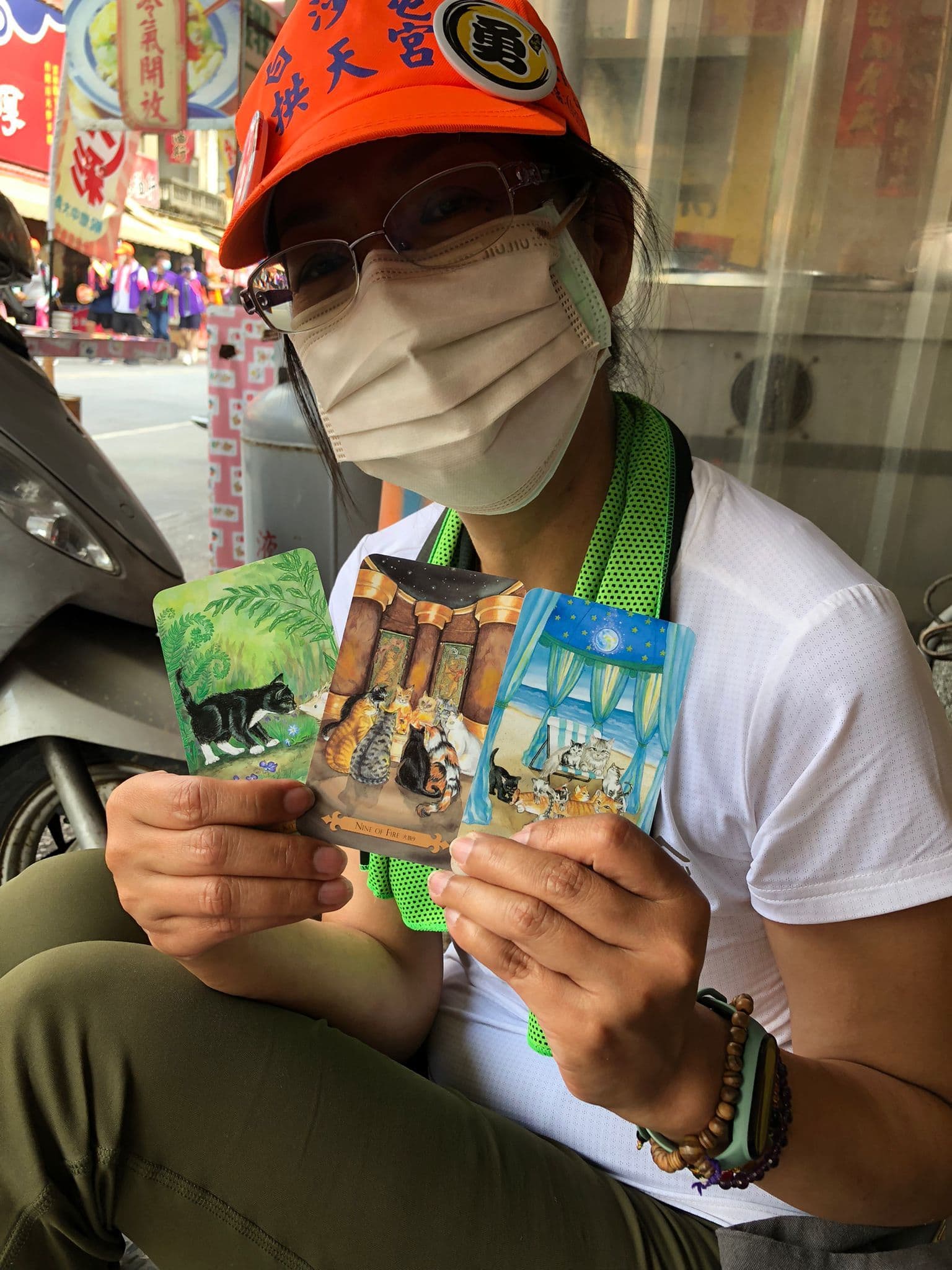 蕭玉鳳日前參加今年白沙屯拱天宮媽祖徒步進香。(蕭玉鳳提供)