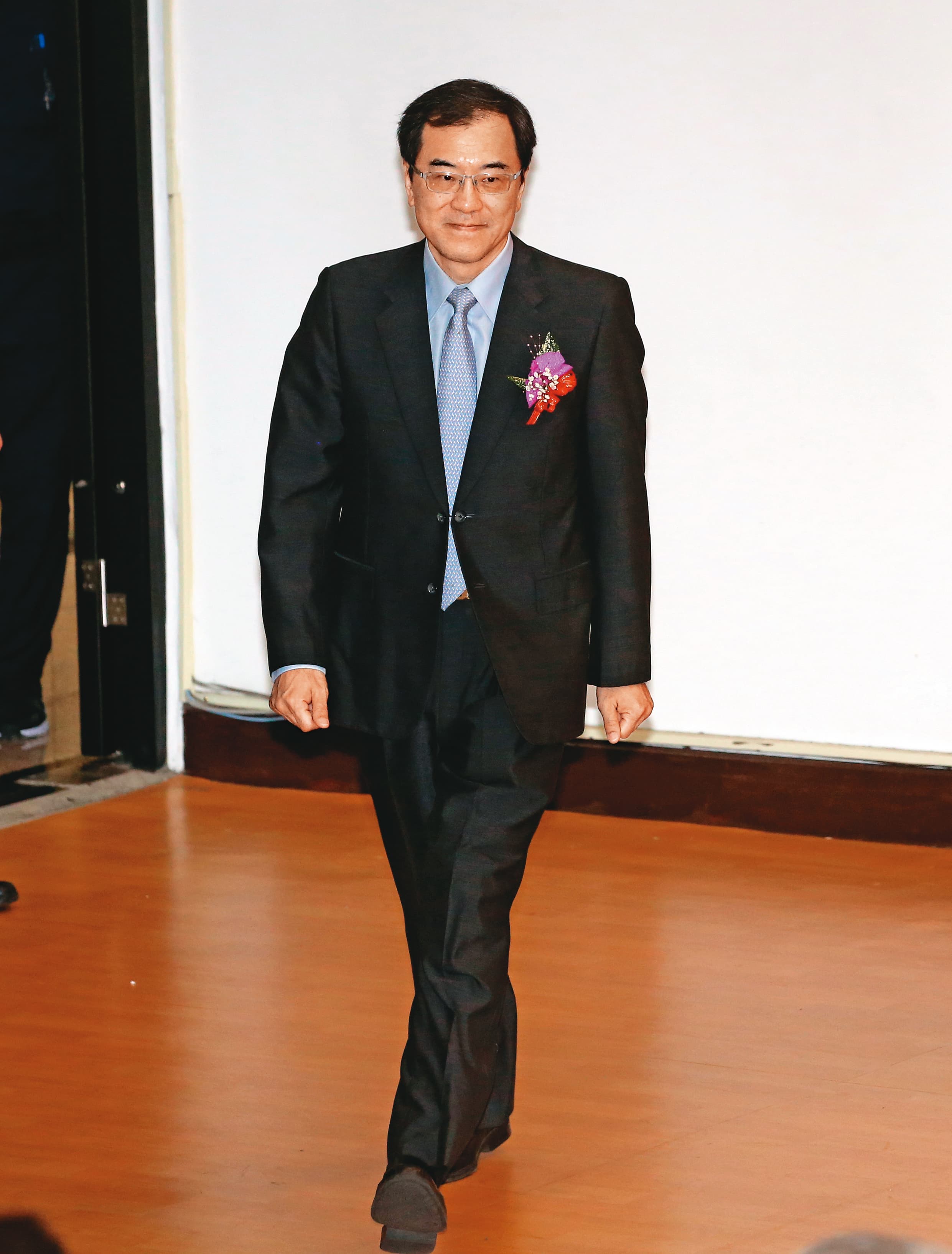 北檢檢察長林邦樑是前總長顏大和在北檢任職時期的襄閱主任檢察官,北檢連月來對三中案的處理態度低調,引發各界議論。