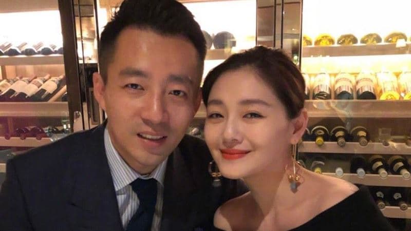 汪小菲因為槓上狗仔,如今變成了落水狗,尤其他還把人帶回當初跟大S的婚房。(翻攝大S微博)