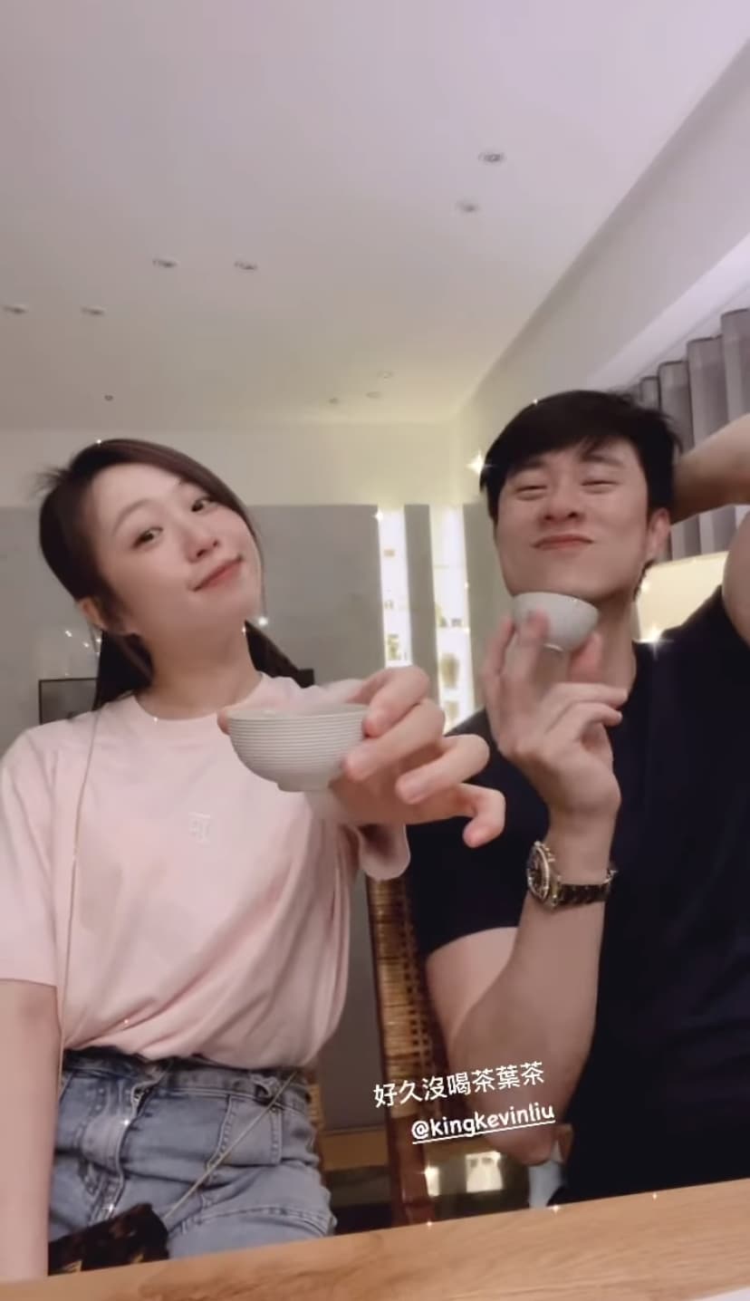 鄭茵聲與劉書宏上月初還一起喝茶聊天，不少粉絲看好兩人復合。（翻攝鄭茵聲IG限動）
