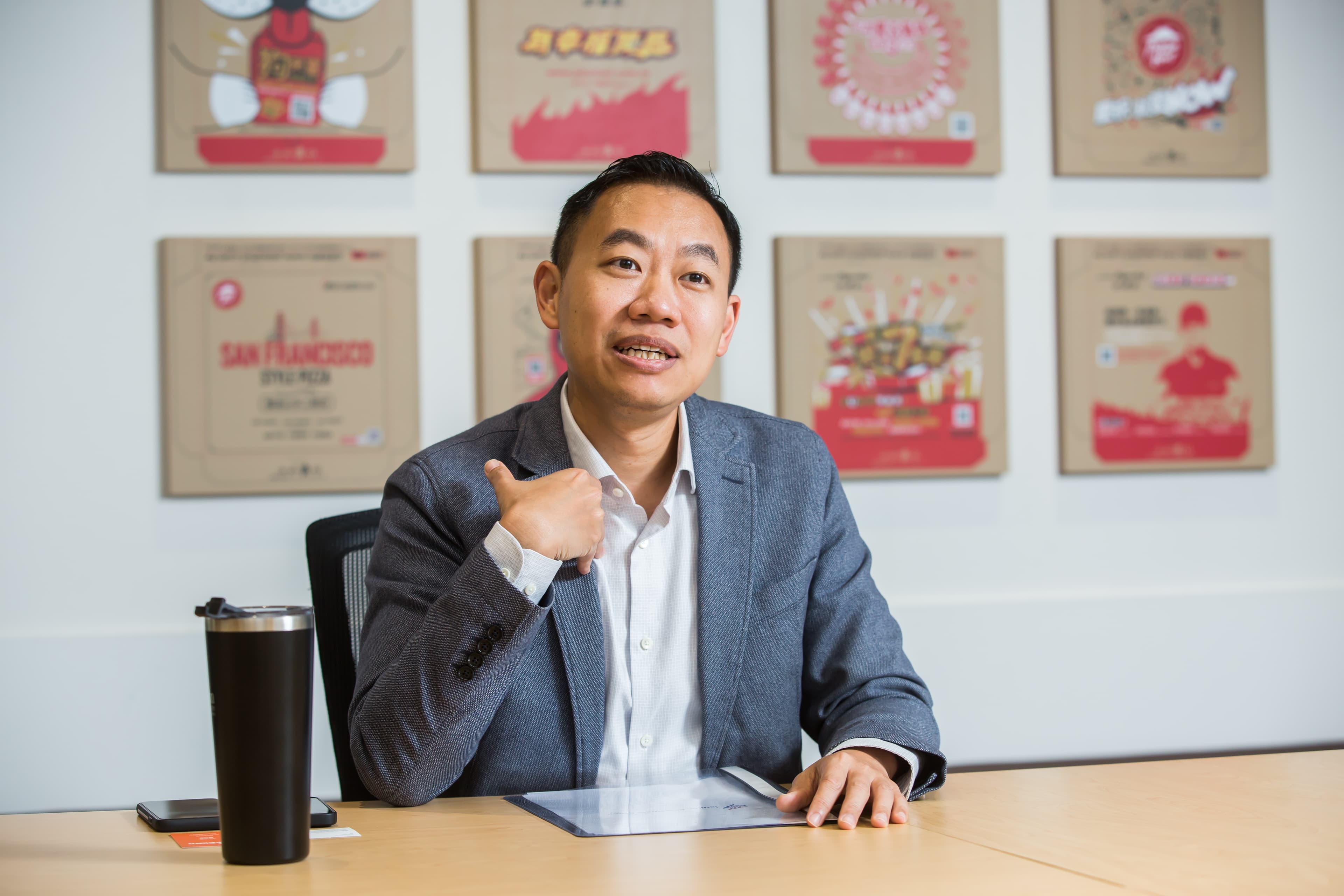 平時放假喜歡在YouTube上看物理學、化學影片的李龍基說,「我對世界的好奇心還比較重。」