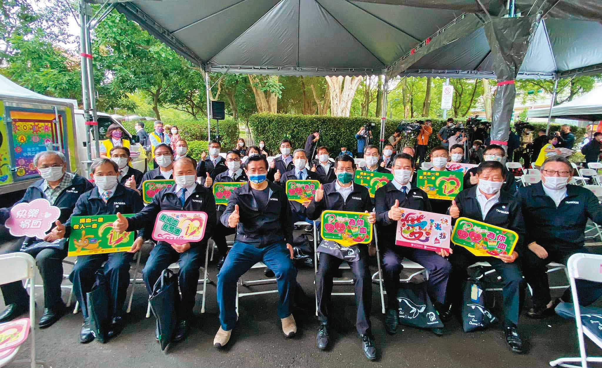 新北小英之友會與羅致政關係深厚,可望成為他選舉的有力後盾。(翻攝羅致政臉書)