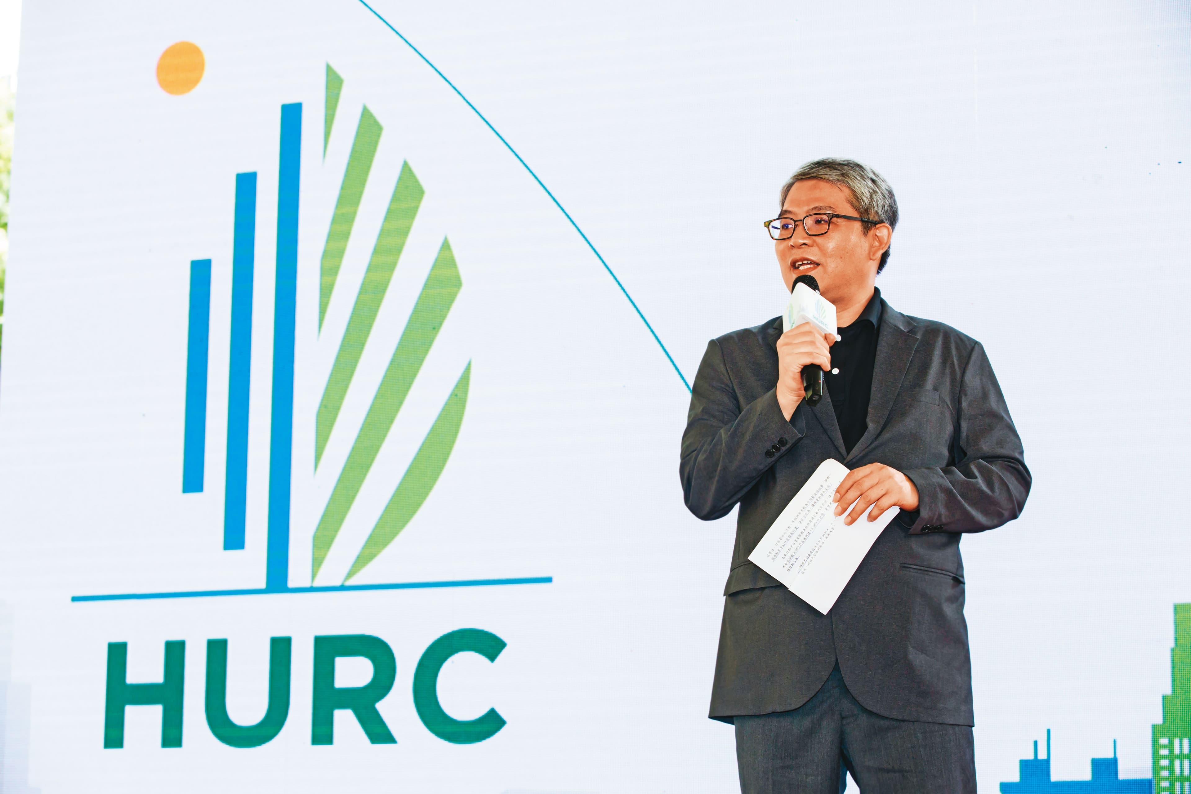 內政部次長花敬群表示,政府對於管制房市不當行為的決心相當堅定。