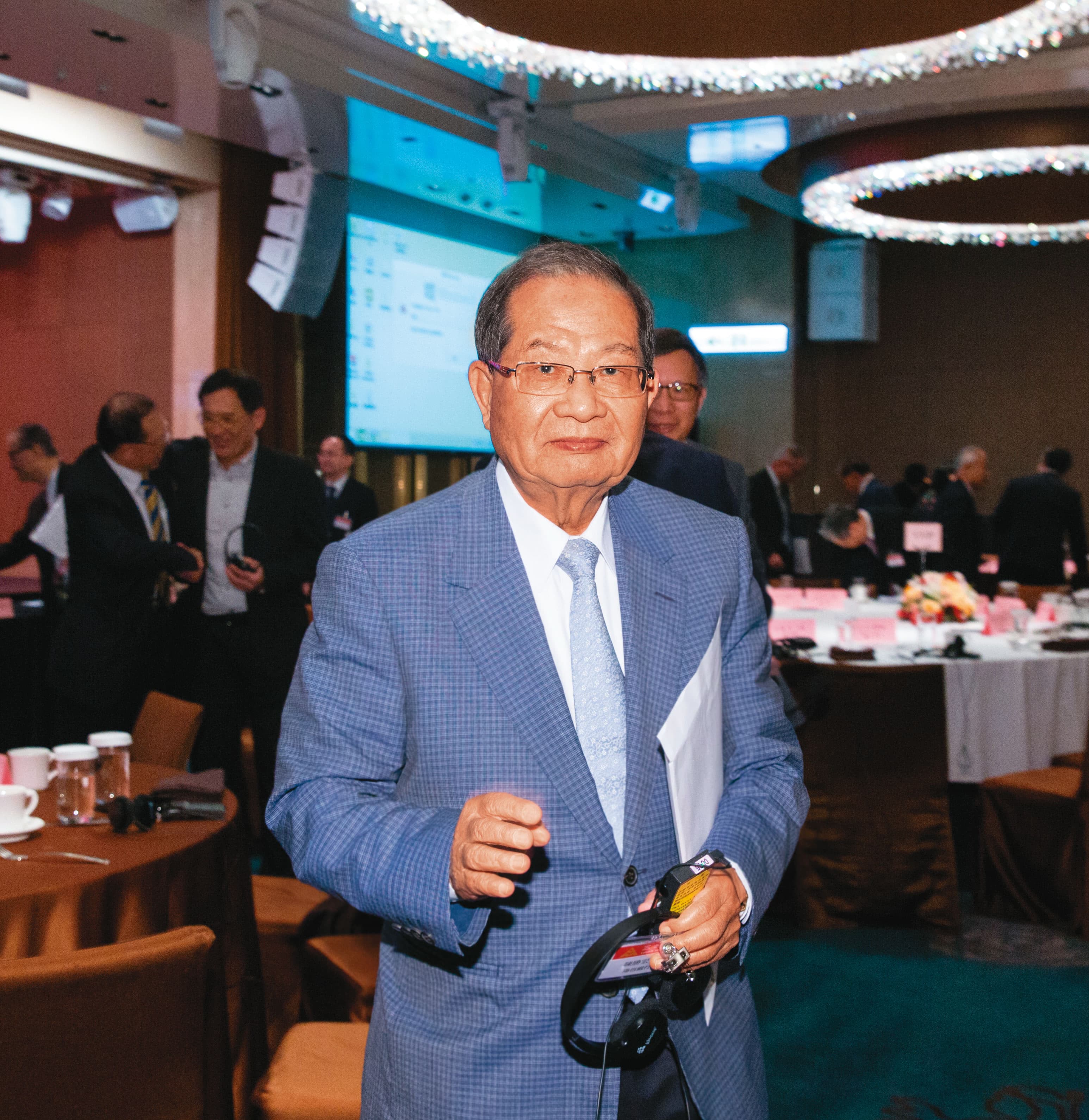 北市建商公會理事長、陽信銀行董事長陳勝宏示警,小建商建案若盤不出去,爛尾樓勢必出現。