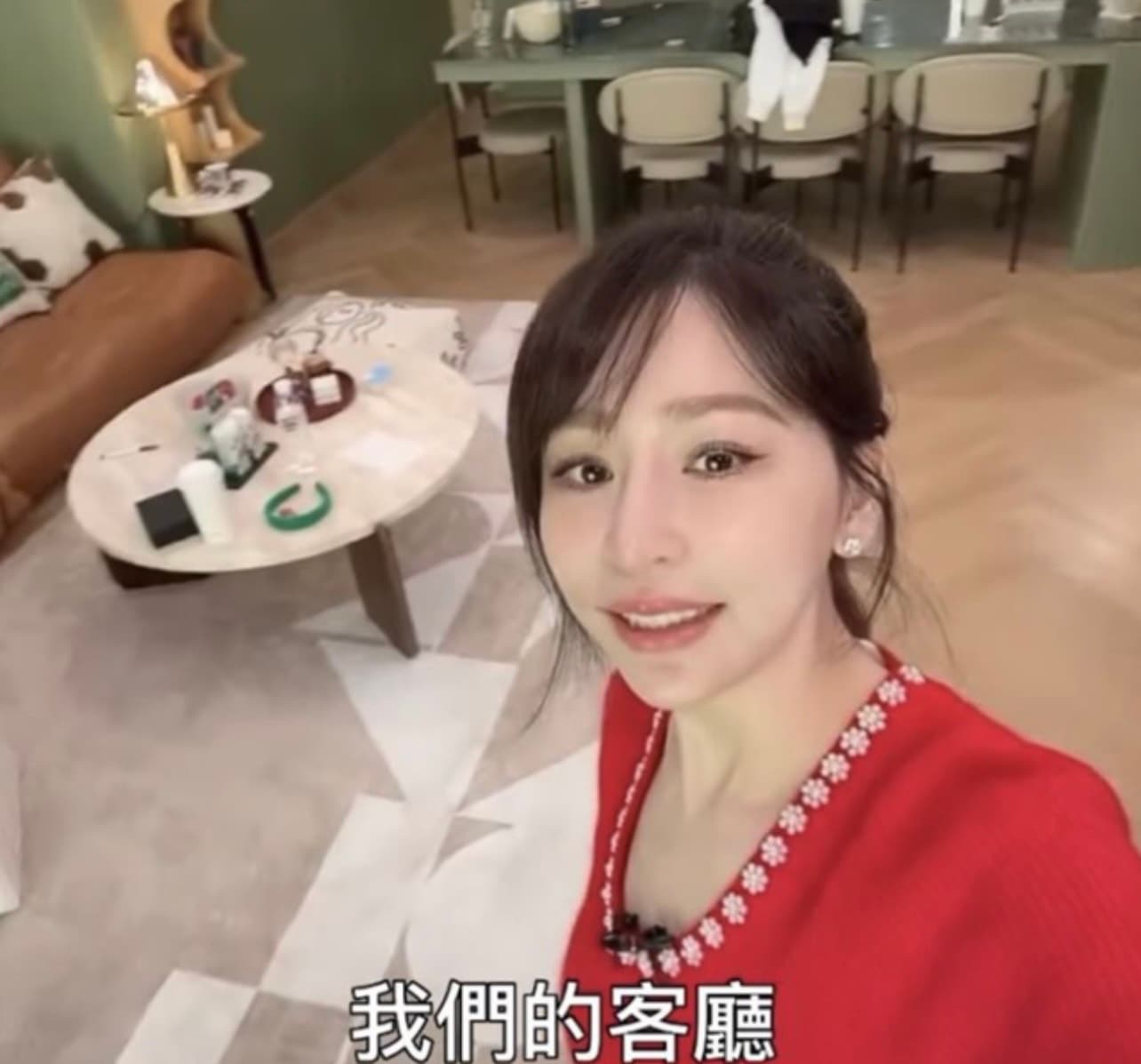 王心凌近期錄製綜藝節目《乘風破浪》,開箱下榻別墅。(翻攝芒果TV微博)