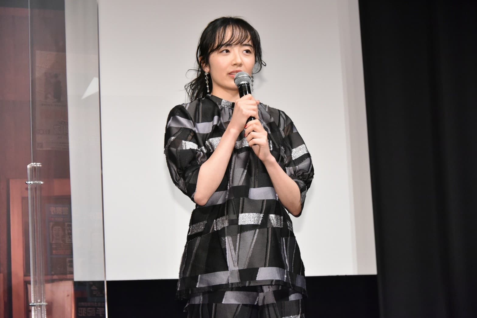 現年25歲的森田望智私下的模樣清新可人,讓《尋人啟弒》導演片山慎三燃起要讓她嘗試不同形象的想法。(光年映畫提供)
