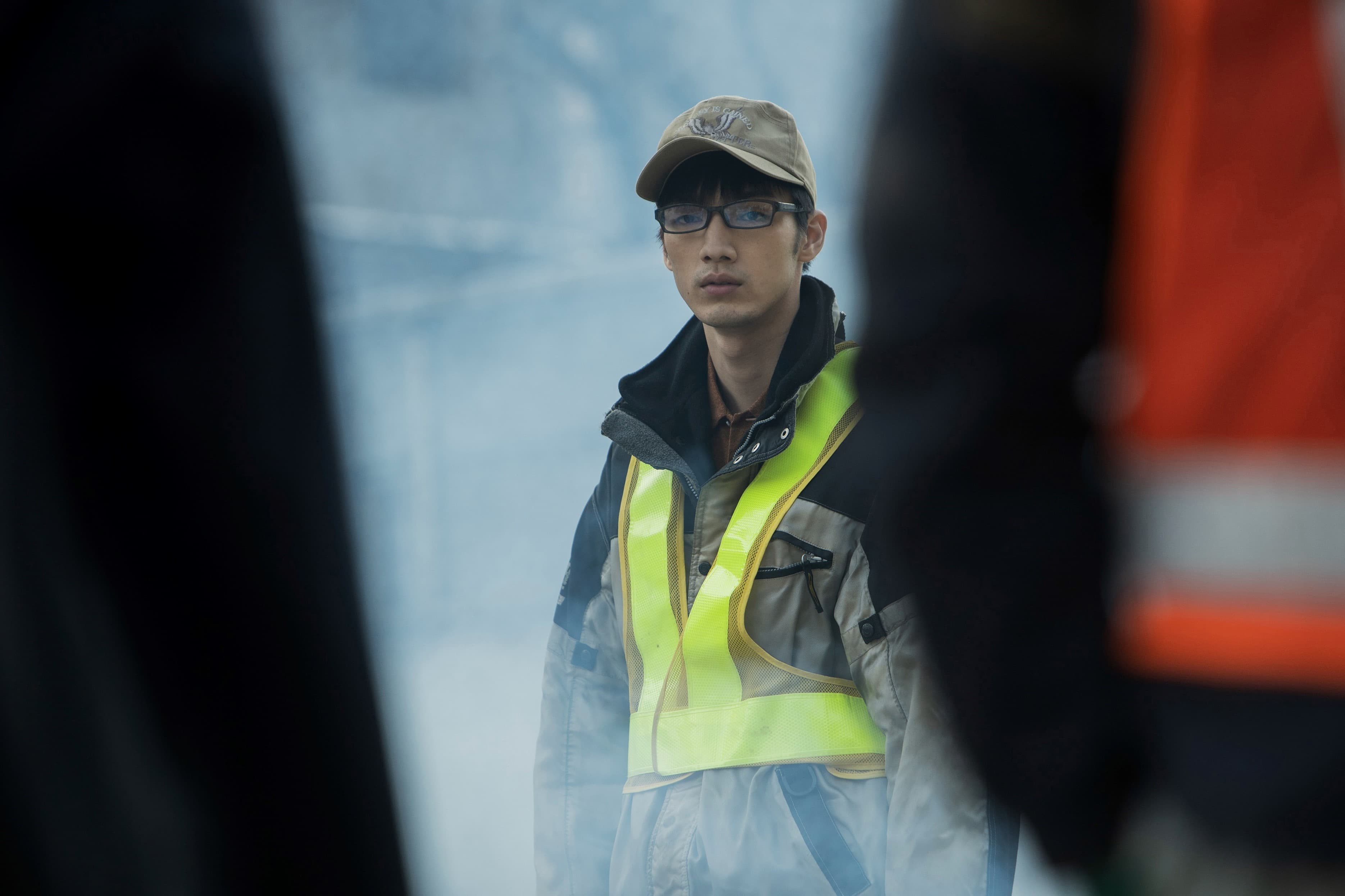 清水尋也身材高挑且擁有強烈的眼神,在《尋人啟弒》演起殺人魔令人不寒而慄。(光年映畫提供)