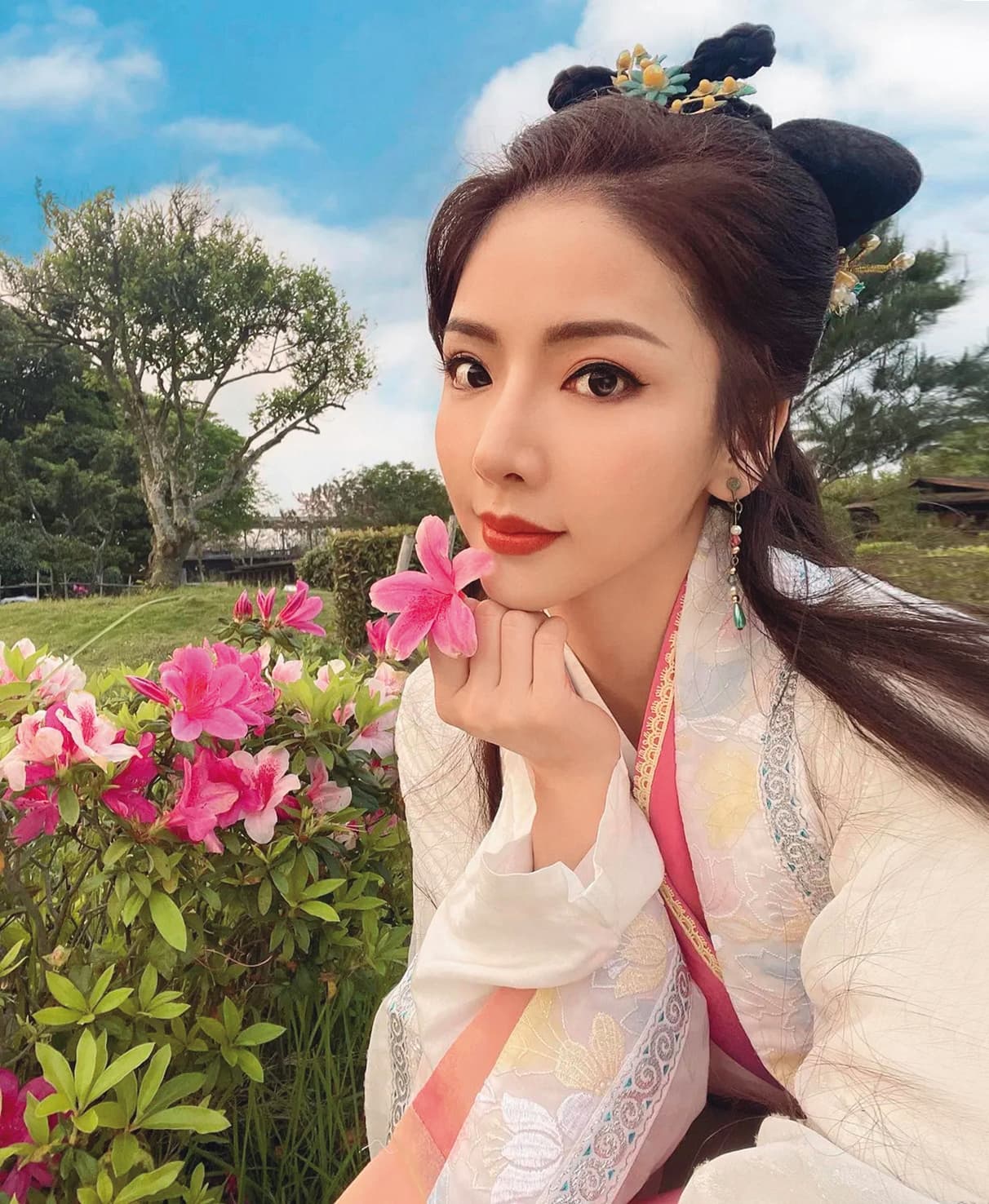 宋羽葤回台後接演不少三立的戲劇演出,日前在臉書po出她的古裝扮相。