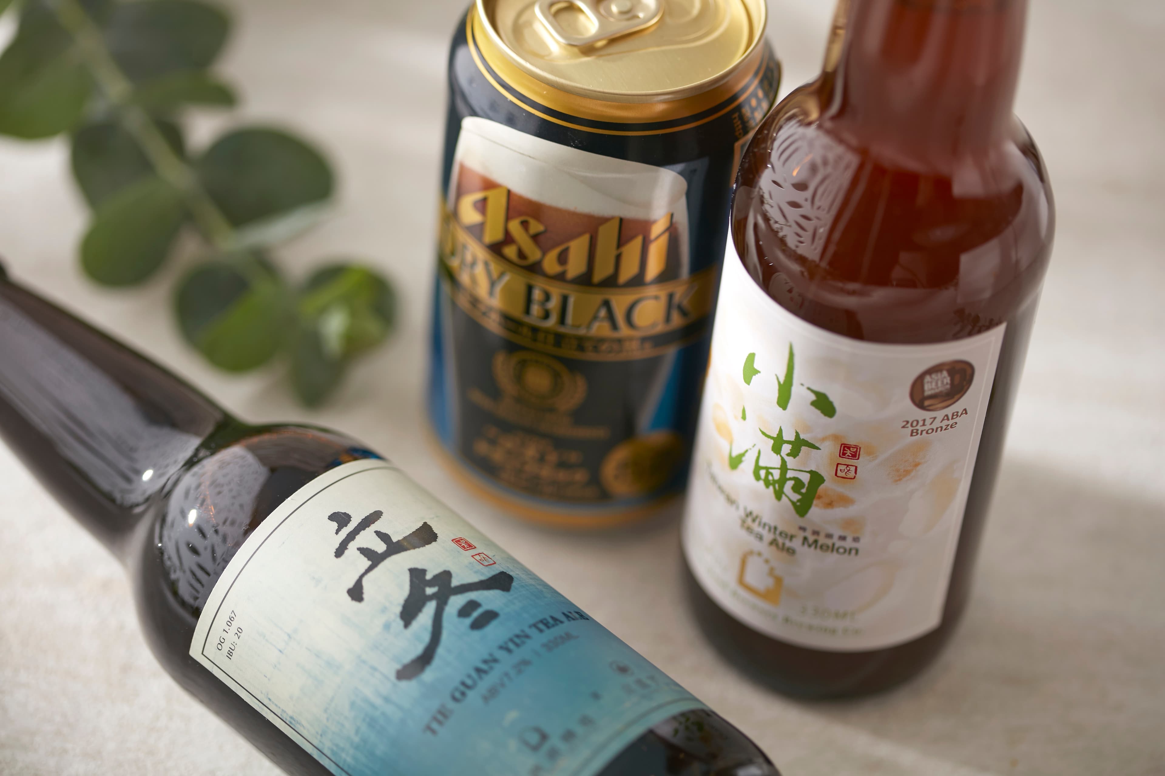 除了經典台啤、朝日黑啤酒，還有風味上巧妙融入台味的幾款啤酒。（寒舍艾麗酒店提供）