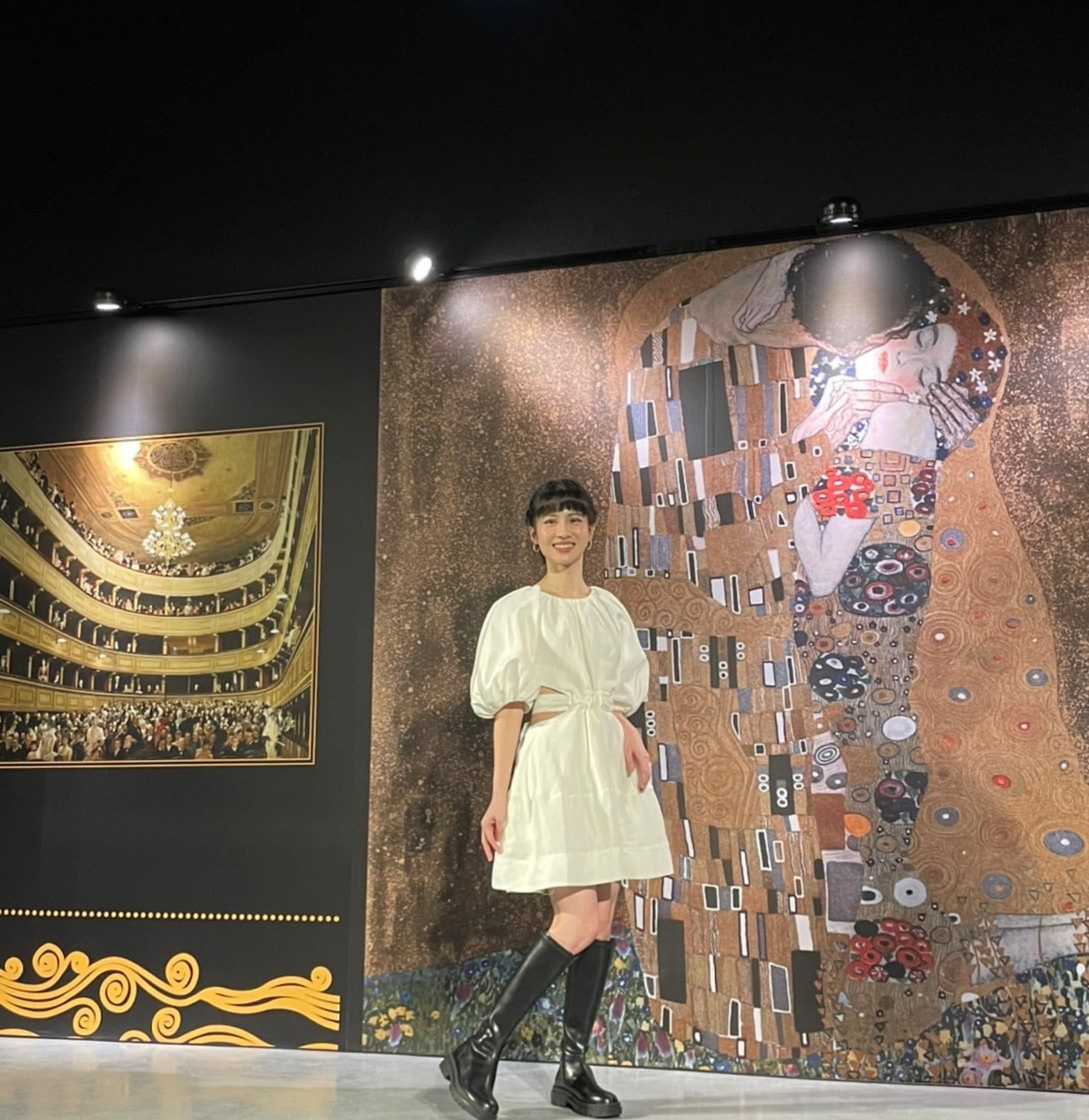 連俞涵今天現身《璀璨年代-克林姆藝術沉浸特展》。(開麗娛樂提供)