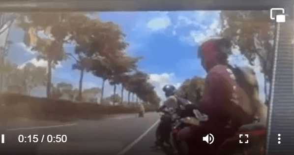 閻男重機上的第一視角鏡頭,拍下當時車聚發生意外過程。(翻攝畫面 記者爆料網)