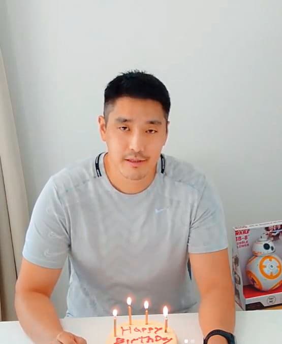 理科先生稱因前妻已讀不回，錯過安排返台與家人團聚的時機，但還是隔空以影片表達心意。（翻攝自理科先生IG）