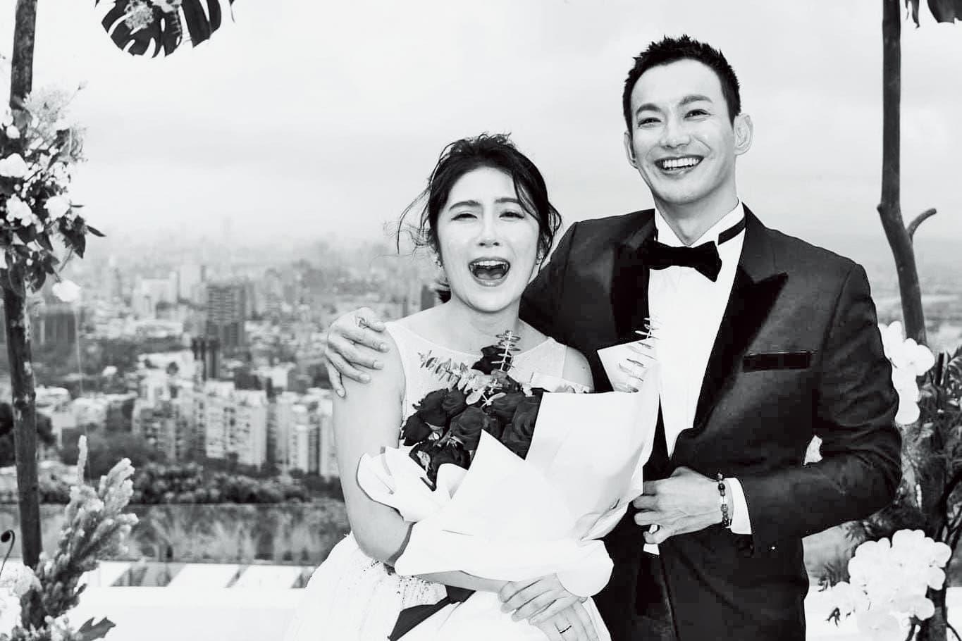 去年底卓君澤(左)接受威廉求婚,今年4月正式登記為夫妻。(翻攝自卓君澤臉書)