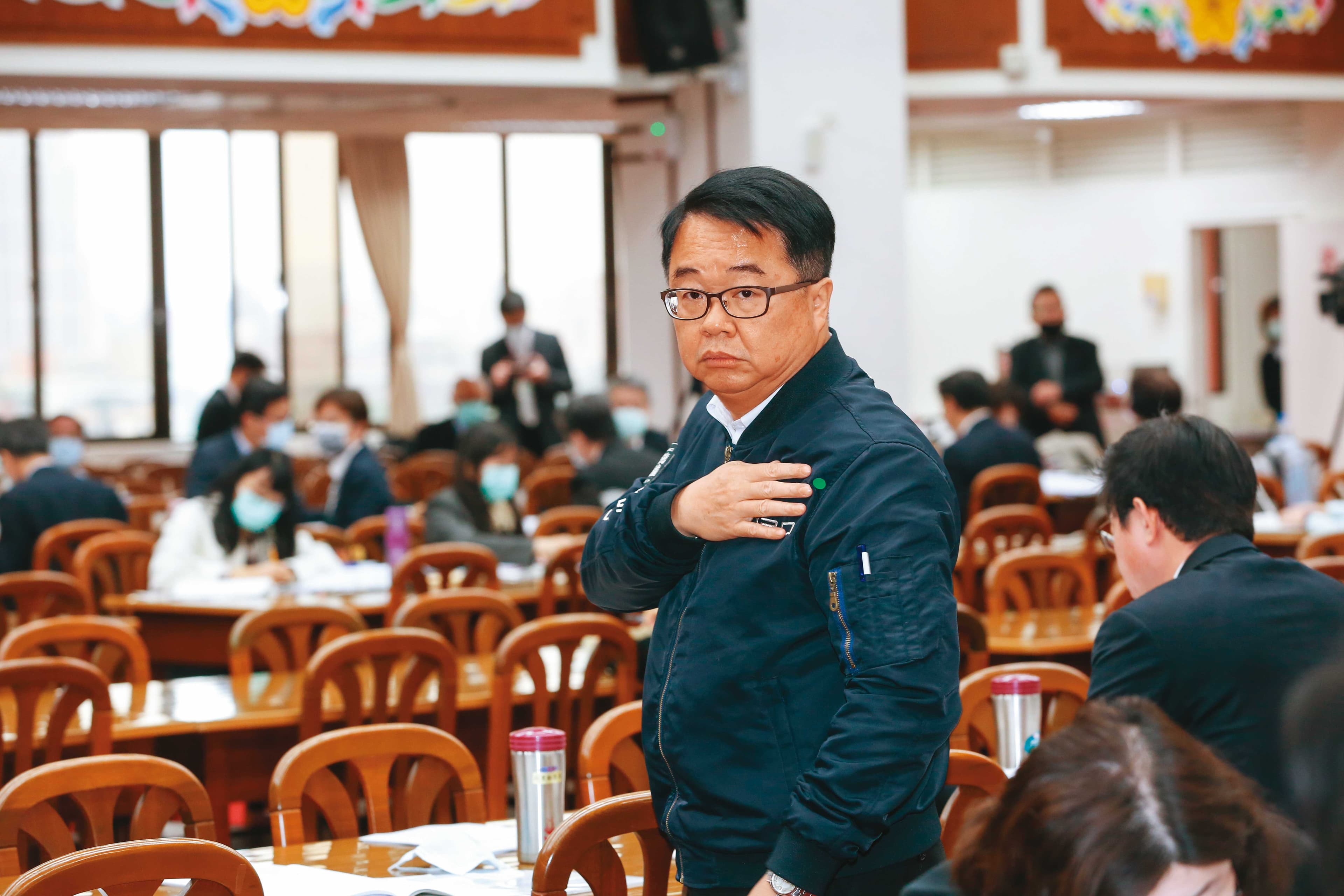 蘇系立委吳秉叡表態有意參選新北市長,若被徵召將全力以赴。