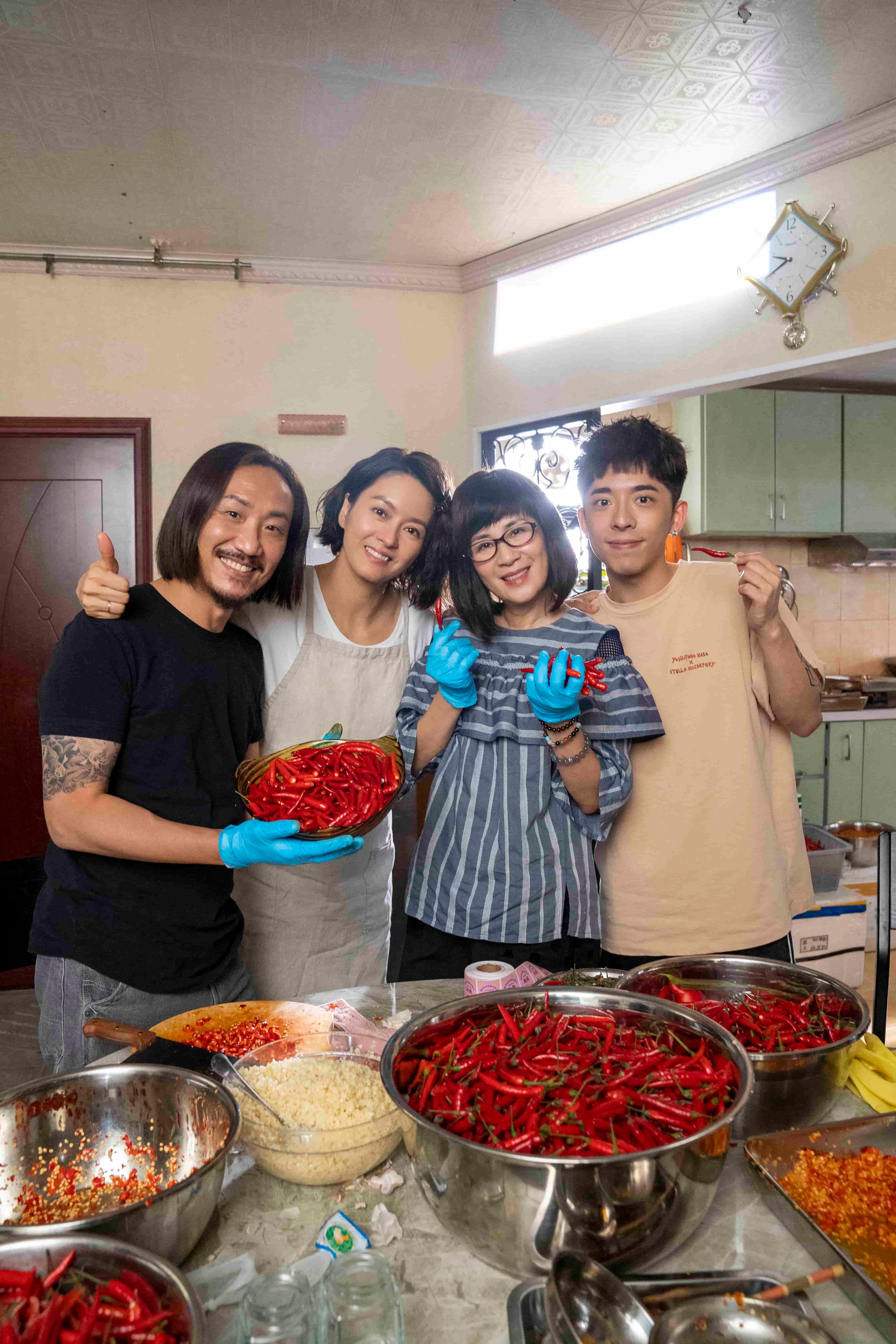 吳君如親自為導演鄭晉軒當監製,還幫忙出擊邀約明星梁詠琪、鄭中基、呂爵安共襄盛舉。(甲上提供)