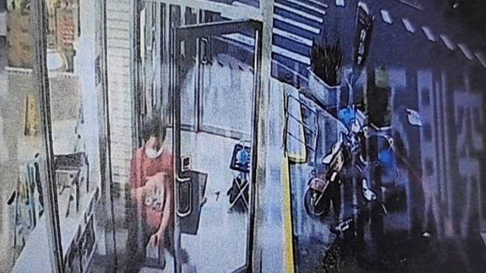 李男指侵女子後逃出超商。(讀者提供)