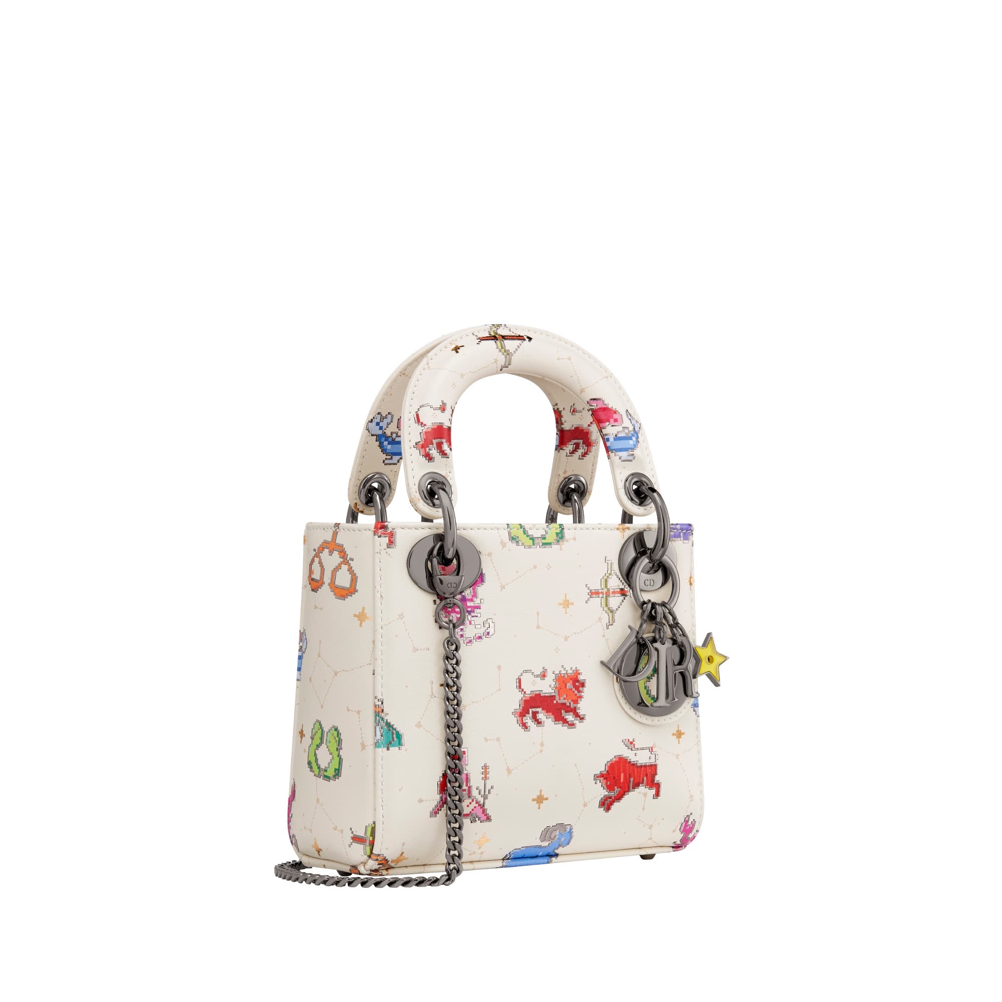Lady Dior mini星座圖案拿鐵白小牛皮鍊帶提包。NT$145,000(迪奧提供)
