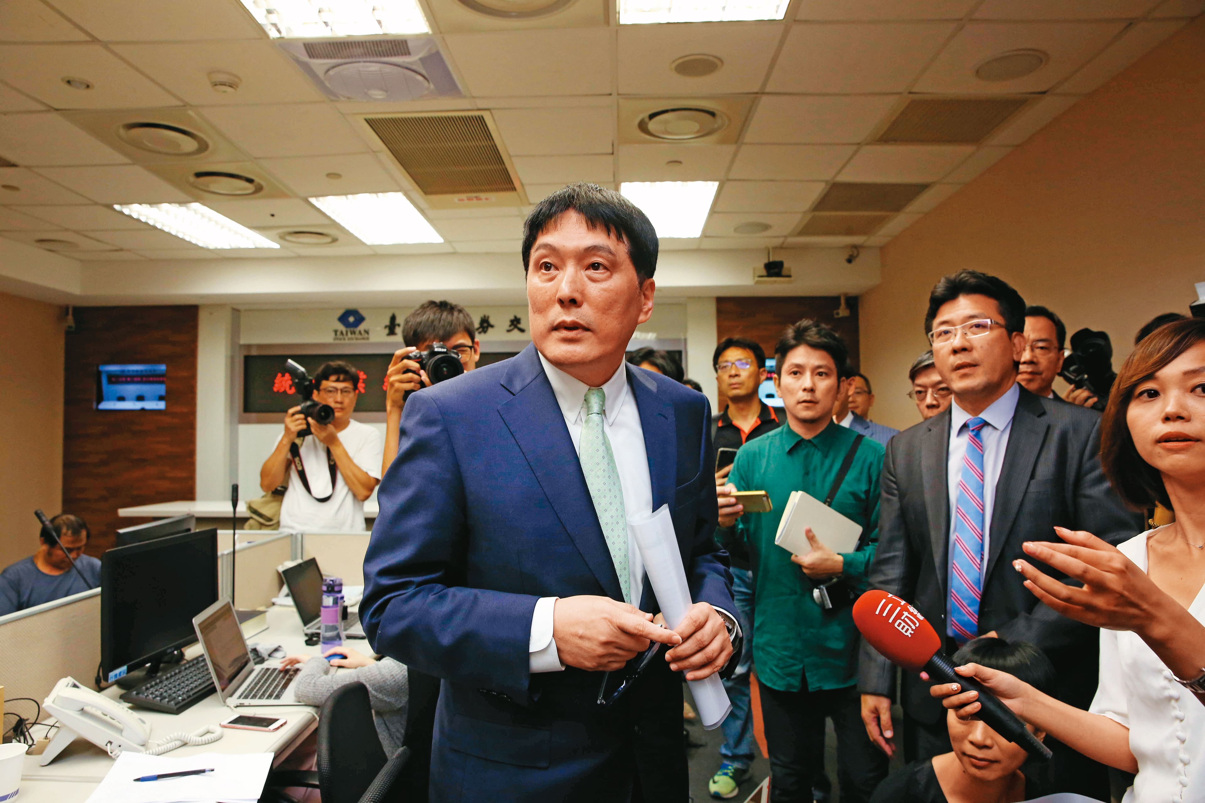吳旻潔為讓信義誠品續留,爭取與統一集團掌門人羅智先(圖中)見上一面,但至今仍不得其門而入。