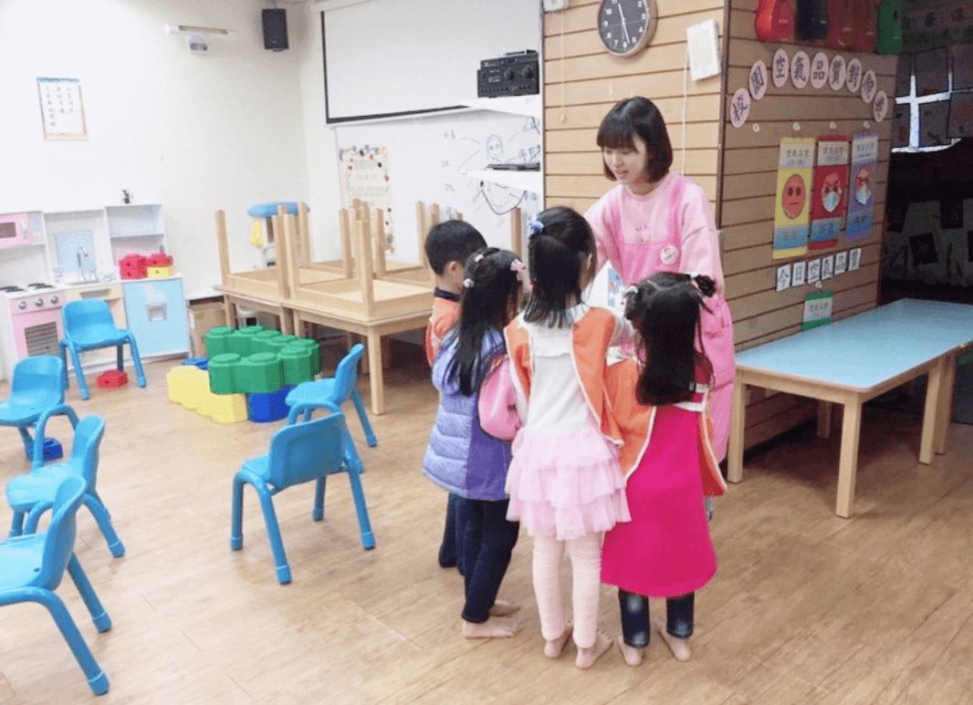 幼保科畢業的項婕如當保母經驗豐富,去年疫情她果斷回鍋當保母,度過沒收入的3個月空窗期。(項婕如提供)