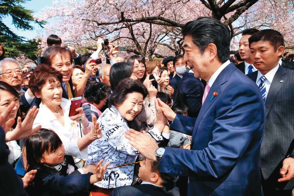 安倍晉三政治作風強烈,民眾對他的喜好也相當兩極。(翻攝臉書)