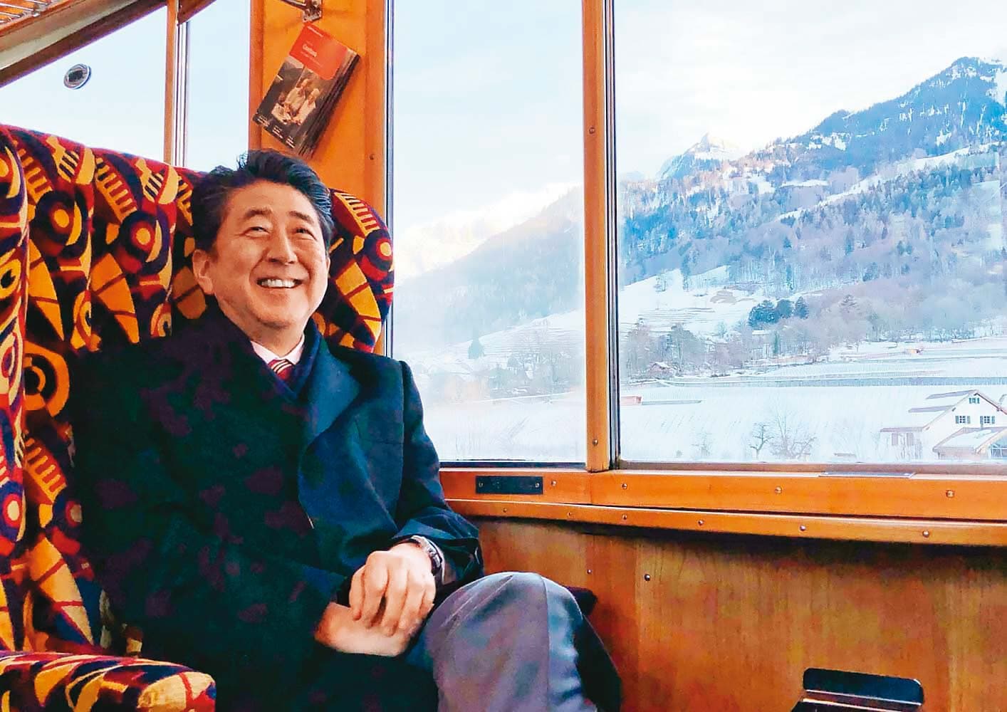 安倍晉三積極與周邊國家往來,不只曾親訪普丁,也一度計畫邀習近平訪日。(翻攝安倍晉三臉書)