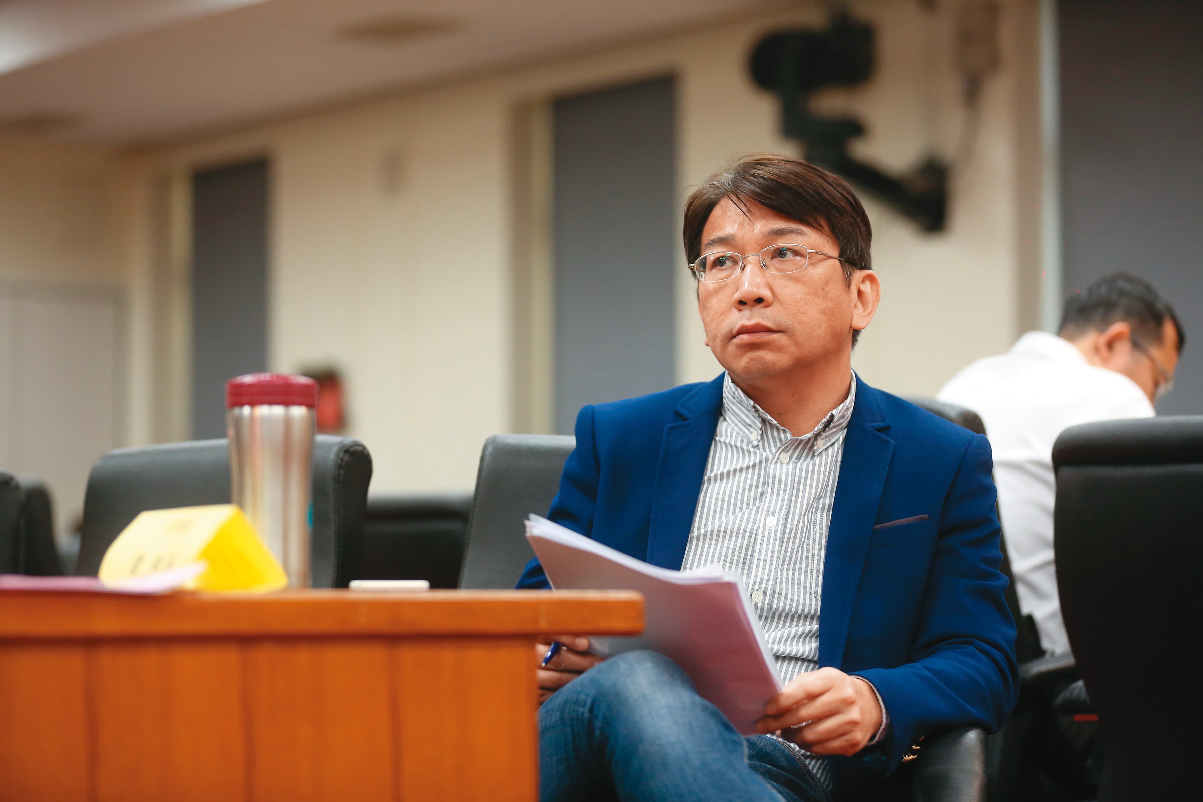 徐永明(圖)出席東吳大學舉辦的公司法公聽會,僅發言5分鐘離席,內容與SOGO案無關,李恆隆氣得大罵三字經。