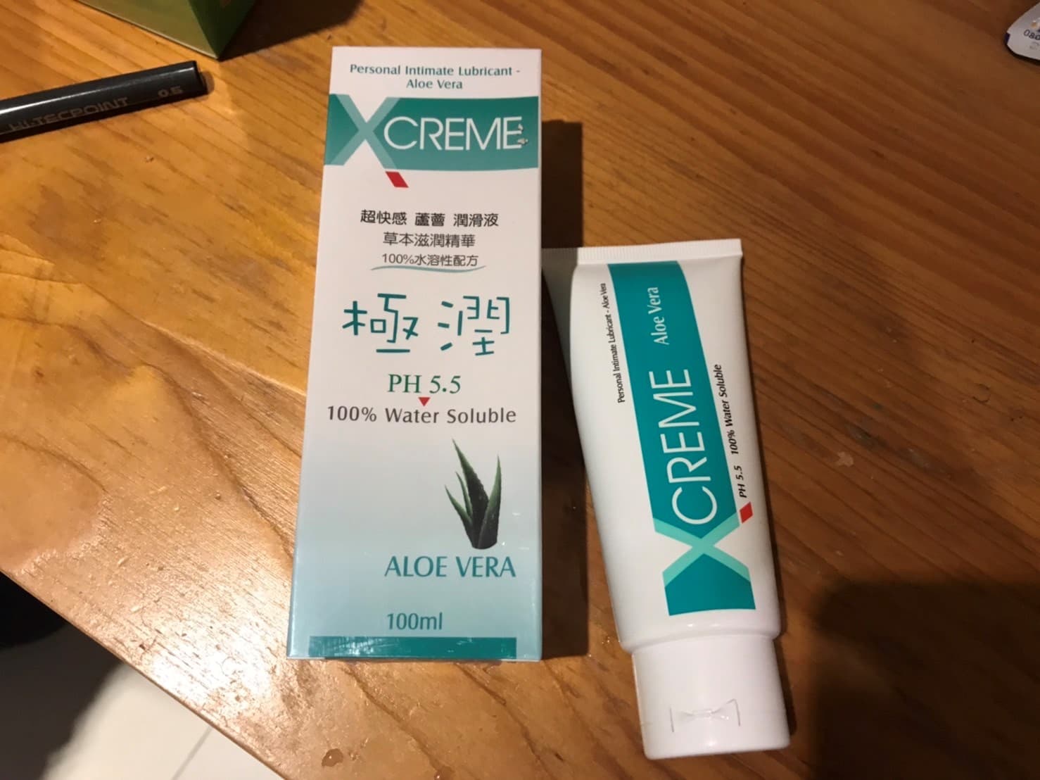 警方查扣賣淫證物。(翻攝畫面)