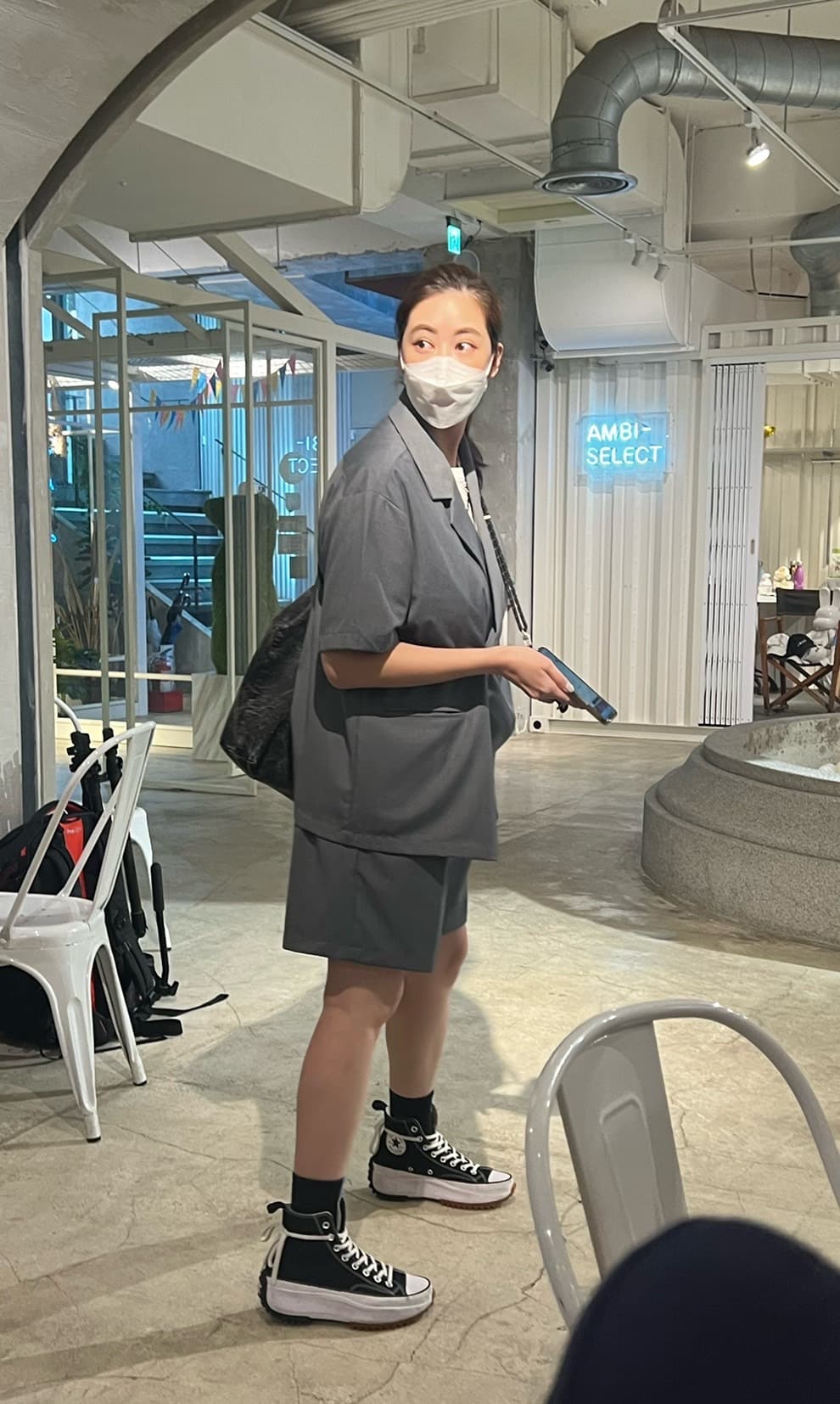 林哲熹的模特兒女友Cindy今天低調愛相隨。(讀者提供)