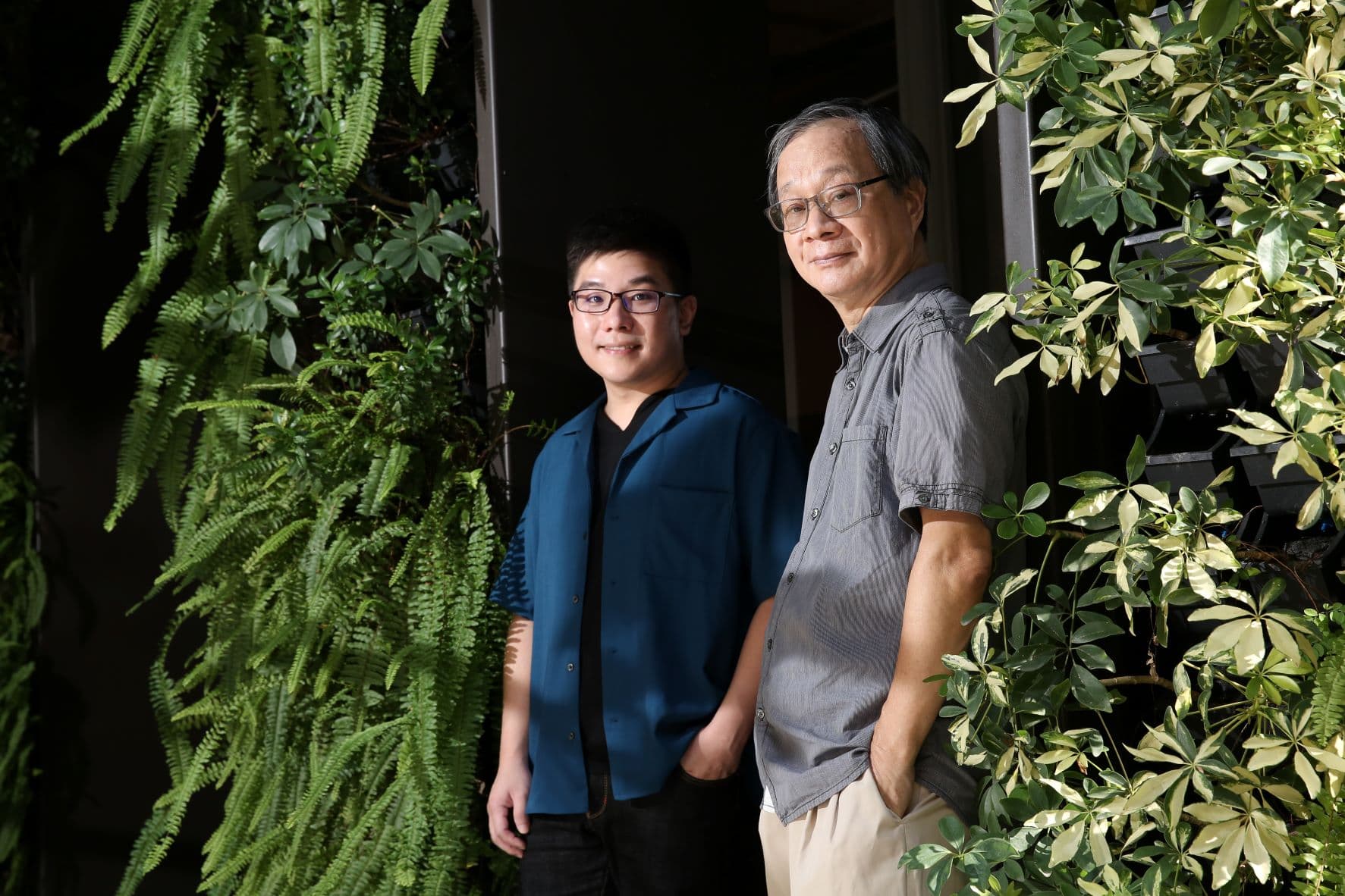 評審經驗豐富的小野（右）擔任張騰元（左）的監製，在後者申請相關補助階段提供不少專業意見。
