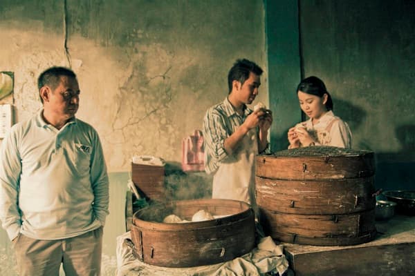 張騰元的畢業劇情短片《焉知水粉》集結演員蔡振南（左起）、黃健瑋和廖苡喬，獲金穗獎學生作品優等獎。  （翻攝自gha33.pixnet.net）