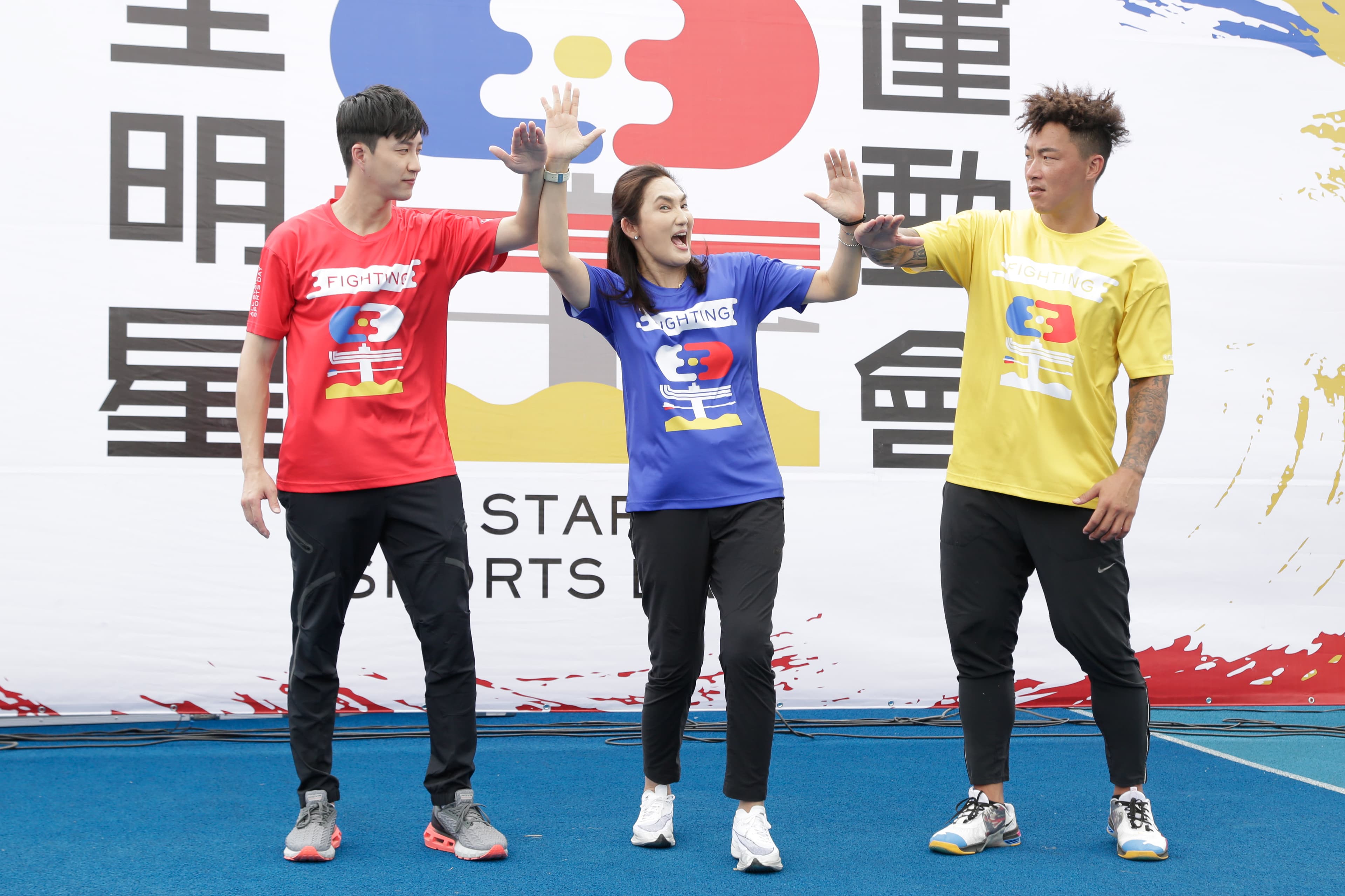 江宏傑(左)上週才與錢薇娟(中)、郭泓志(右)出席《全明星運動》第四季首映記者會。