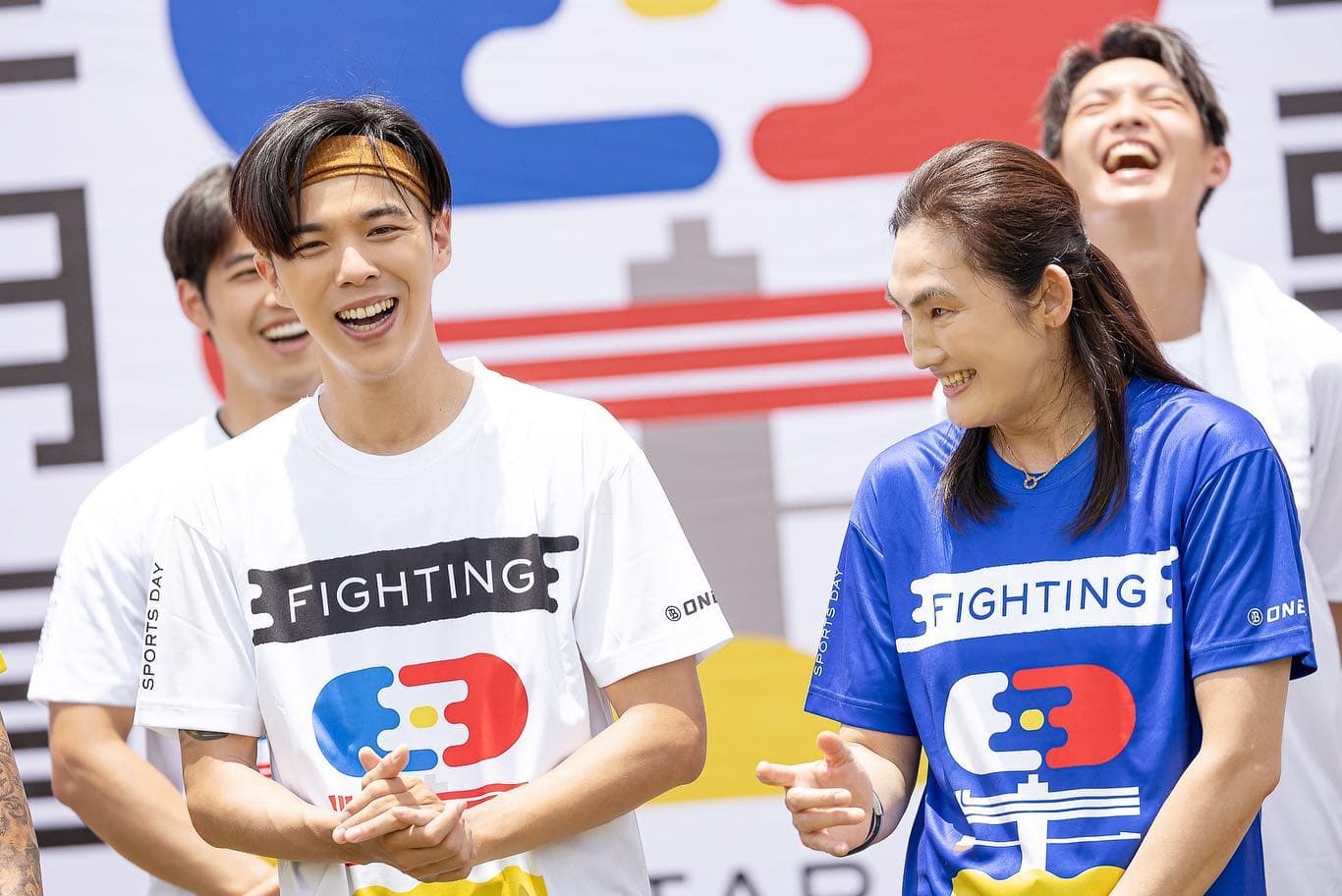 第一項百米測試賽中,「跨欄歌手」Zing(左)跑出11秒24的好成績,突破第二季林敬倫創下的大會紀錄。(台視提供)
