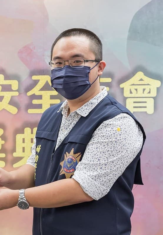 台北市婦幼隊警員張坤憲指出現行人力不足。