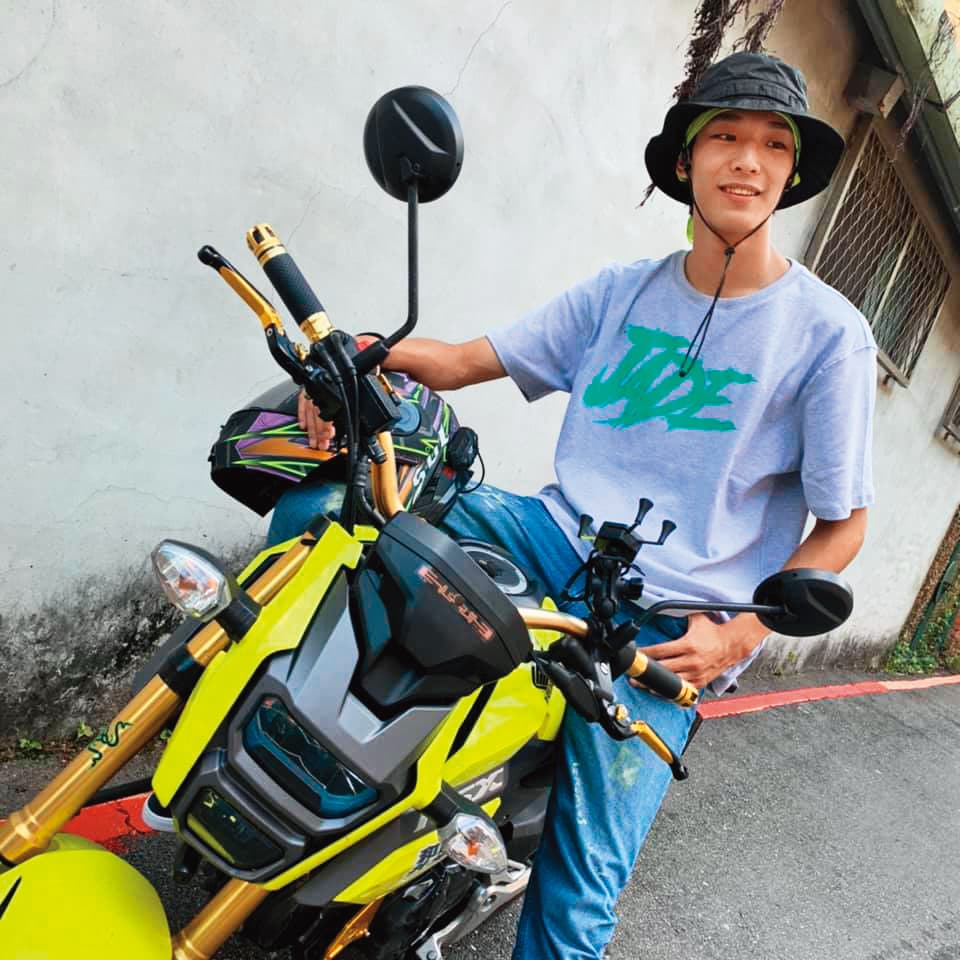 林煥鈞為了不增加家裡負擔,很長一段時間都靠著之前拍戲存下的錢省吃儉用過生活。(翻攝自林煥鈞臉書)