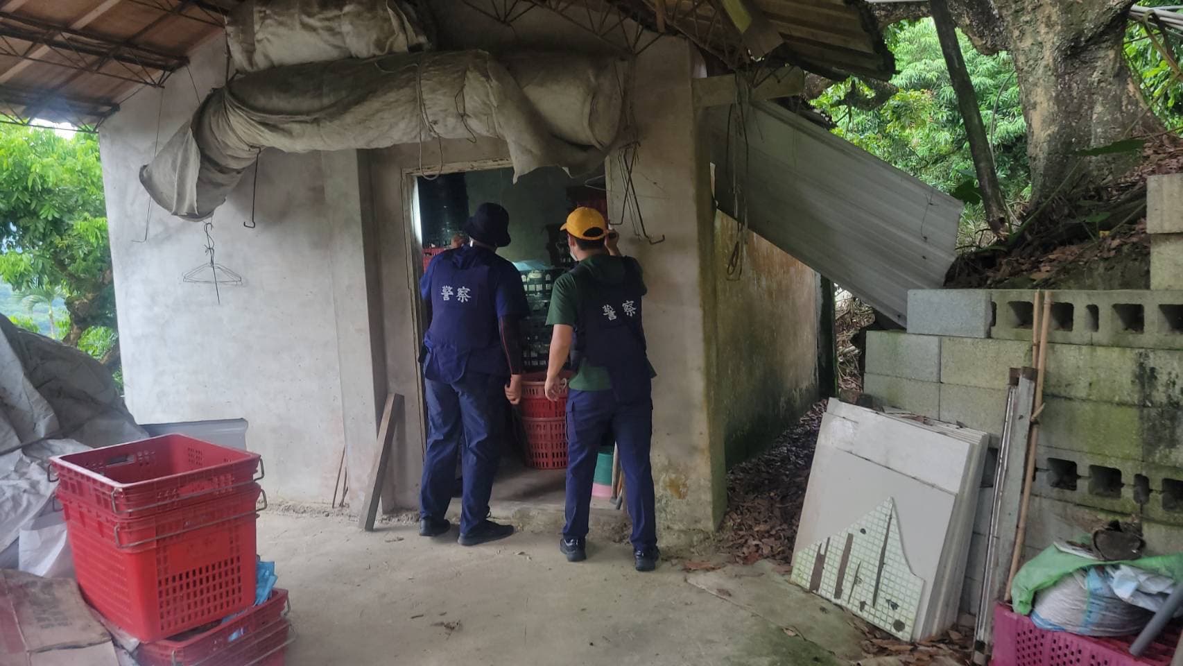 警方這四天幾乎將山區所有空屋、工寮、廠房搜遍,但仍未有所獲。(警方提供)