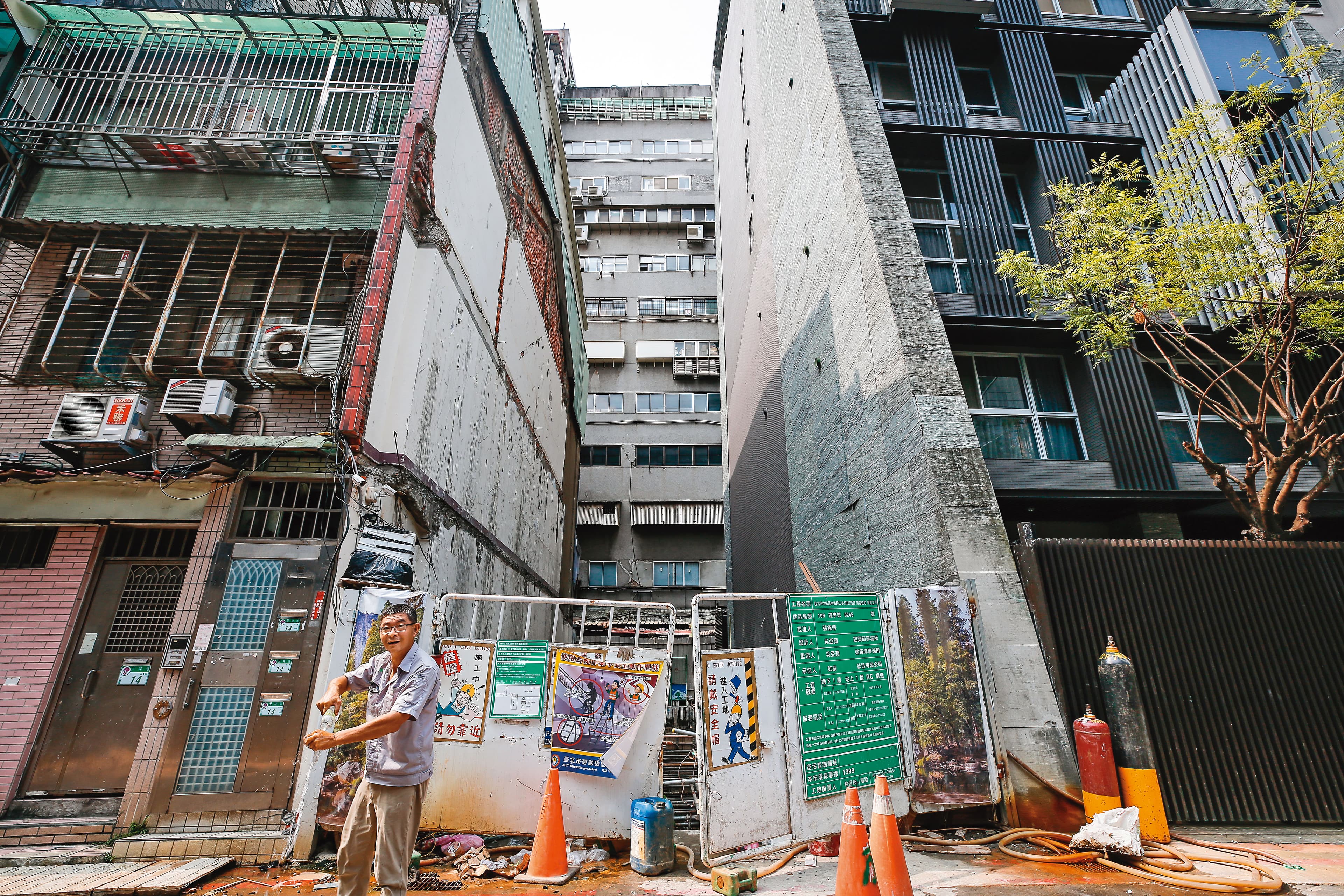 雙北市危老案,部分因為基地小,因此營造成本也攀升到每坪22萬元上下,讓開發商壓力驟增。