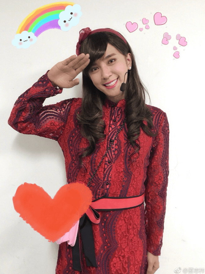 不過其實這位「她」是小豬之前扮過的角色朱碧石。(翻攝自羅志祥微博)