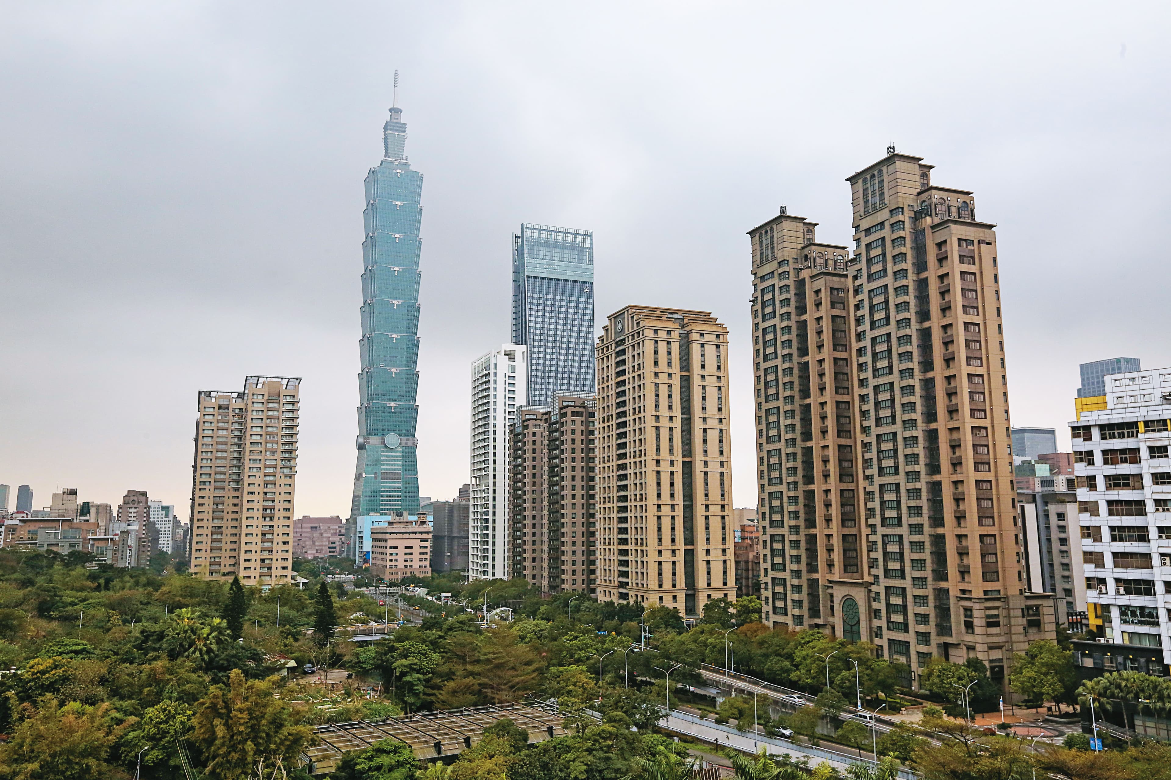 林秉樞得知富商友人買北市信義區豪宅,竟宣稱可找立委喬到1%房貸。