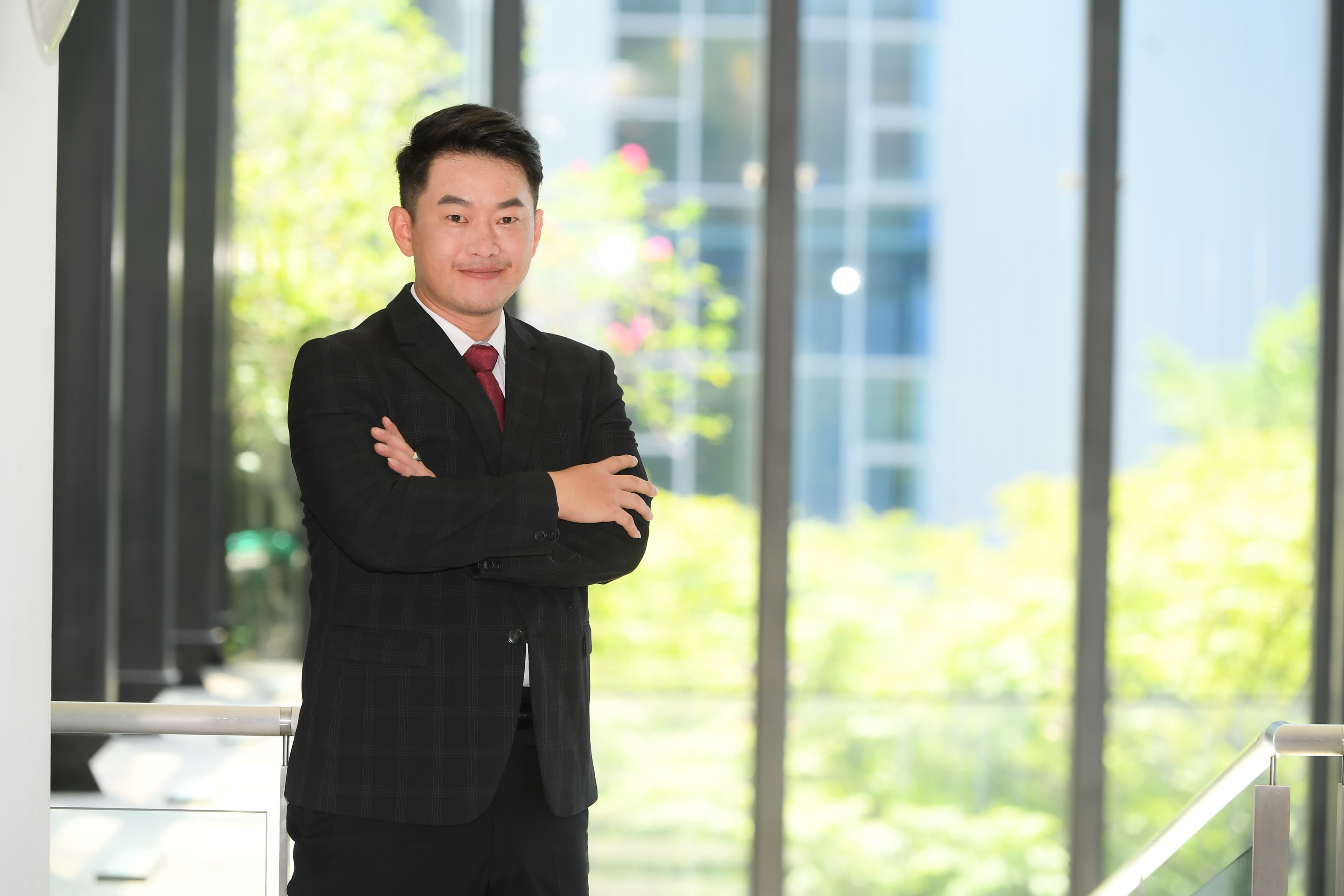 陳柏惟當政論節目「新人」曝將向前輩鄭弘儀取經。(三立提供)