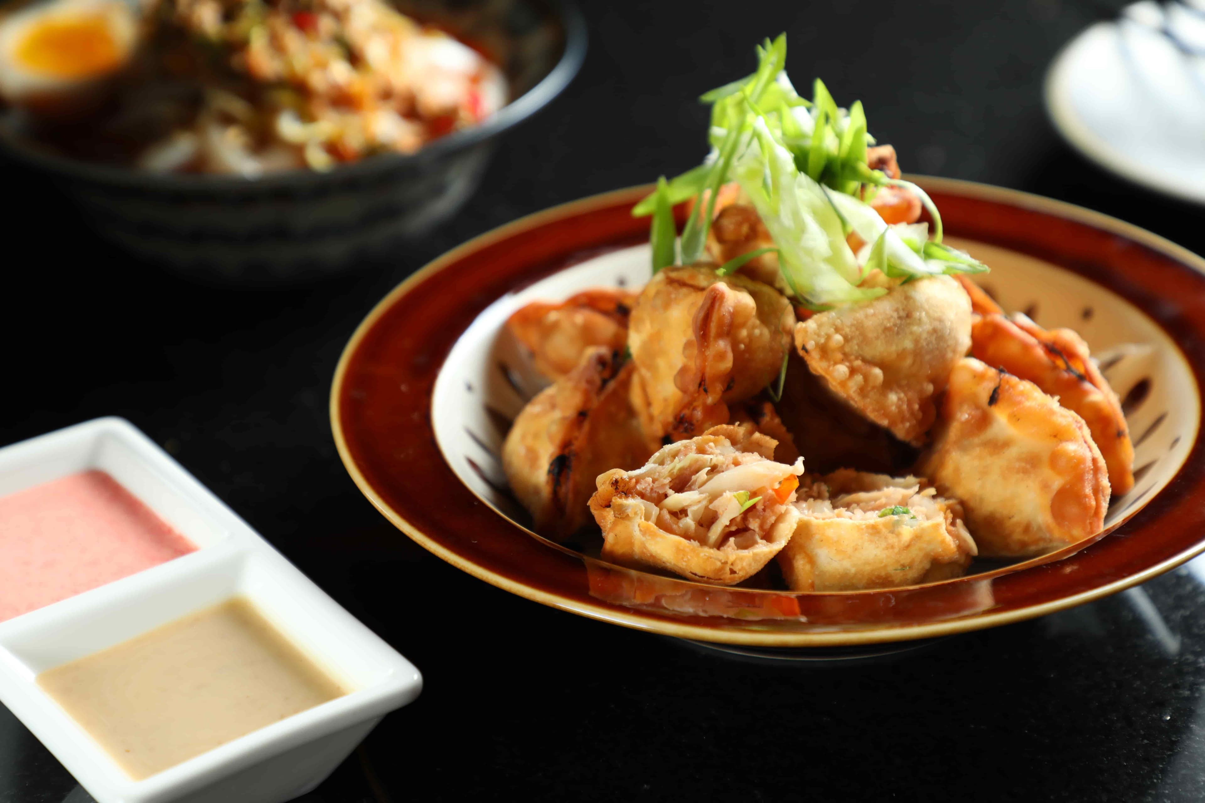 椒麻豬肉口味的「和風炸餃子」，辛香勁和飽足感都滿分，是佐酒良伴。（240元／份）