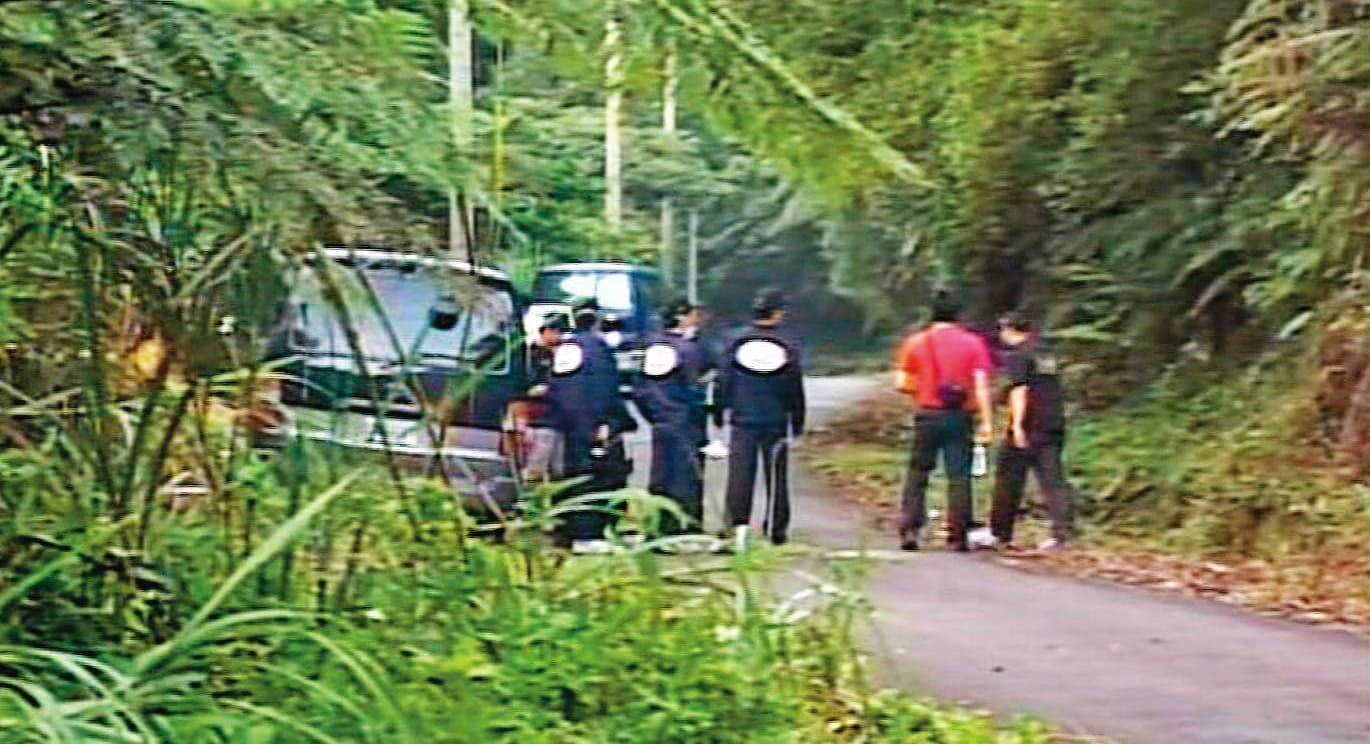 警方前往北宜公路山區搜尋死者的斷掌等證據,過程中發生靈異巧合。(東森新聞提供)