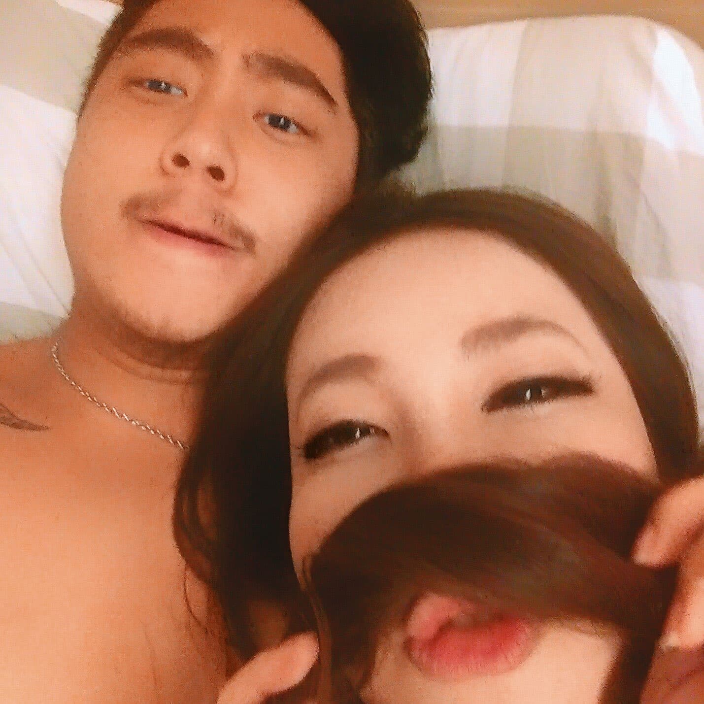 娃娃(右)和前男友曲明曜(左)交往近7年,一度論及婚嫁。(翻攝曲明曜臉書)