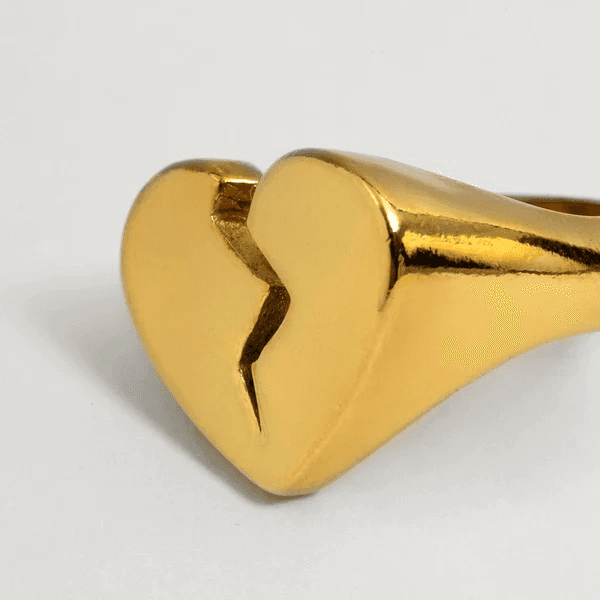 Broken Heart鍍金戒指。NT$1,780。(ARTIFACTS提供)