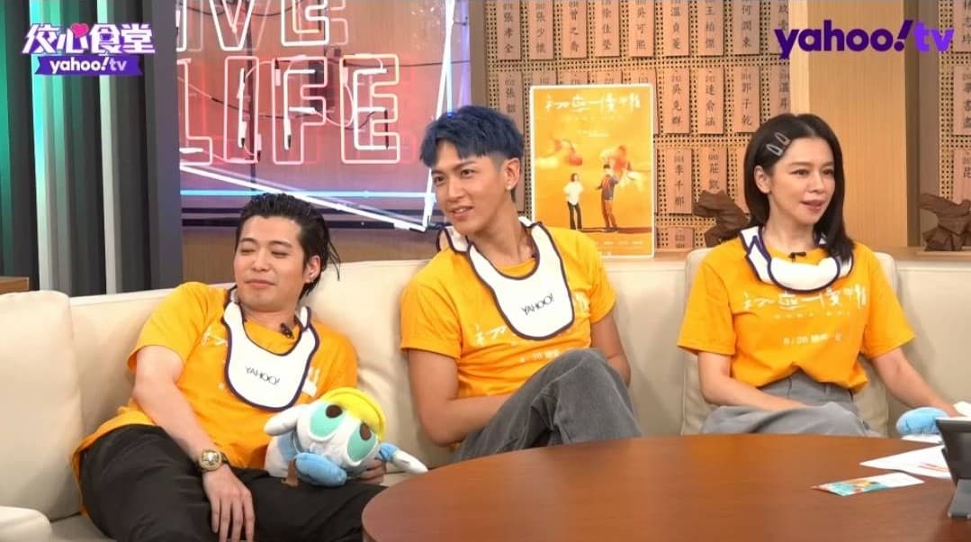 因為被拱唱歌,原本狂傲的侯彥西頓時信心全失。(Yahoo TV《佼心食堂》提供)