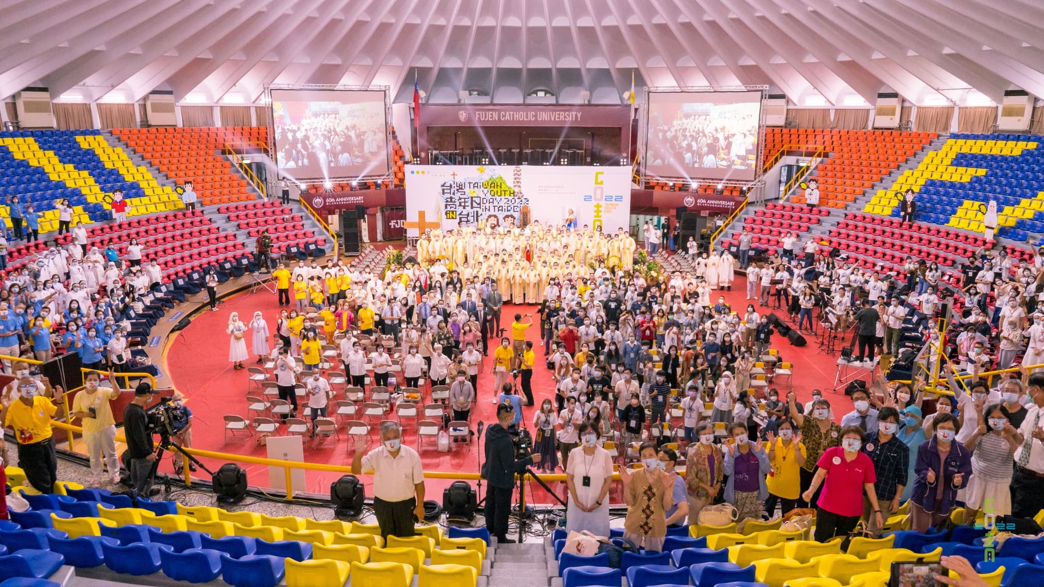 「2022台灣青年日開幕暨台北總教區成立70周年慶祝活動」昨15日在輔仁大學中美堂舉行。(翻攝天主教台灣青年日臉書)