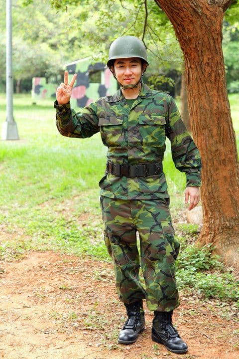 艾成在《新兵日記》飾演蕭德基一角。(翻攝自艾成的異想世界)